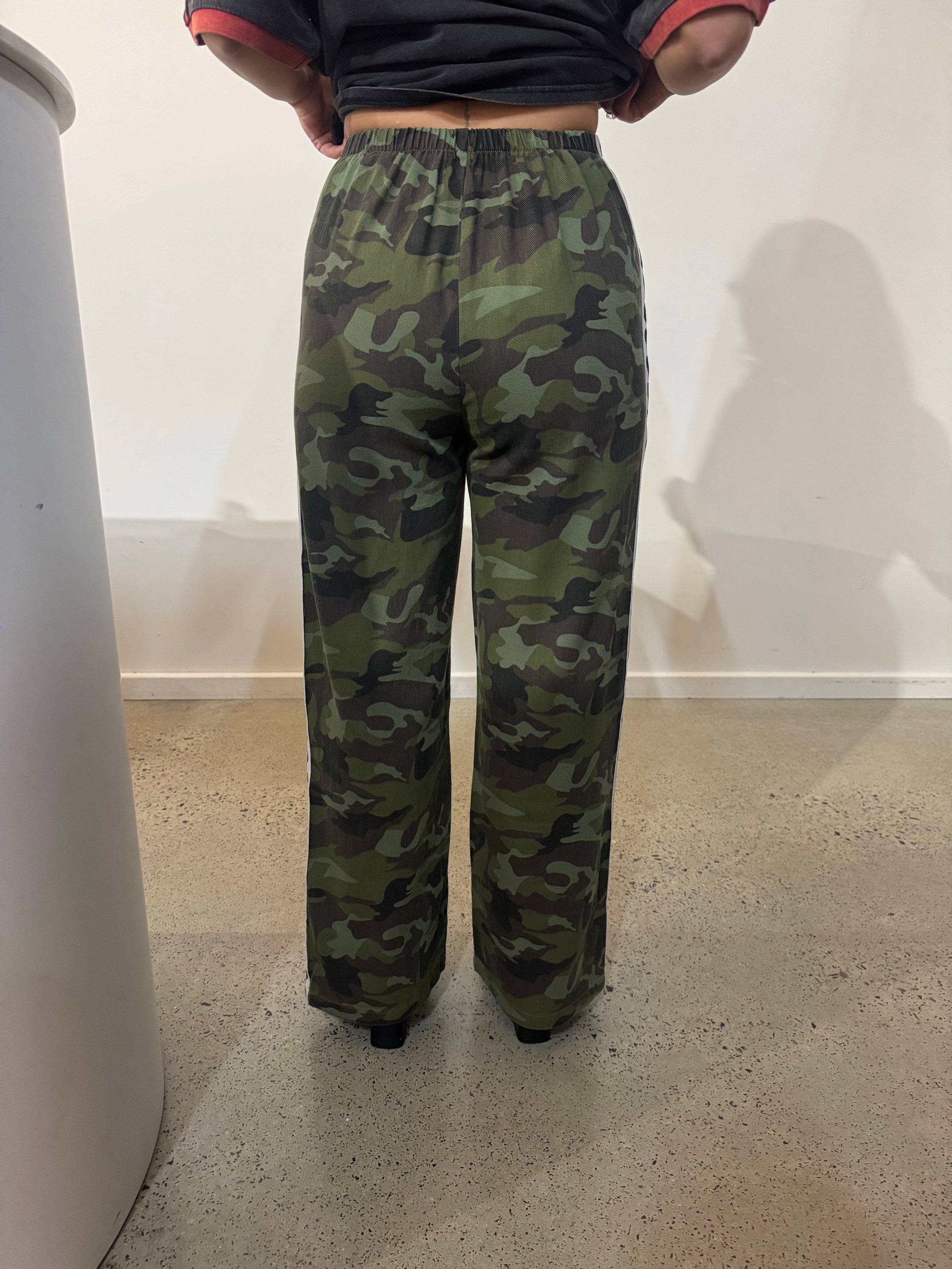 BY FRANKIE / CAMO WITH BLACK HEART / 526-42