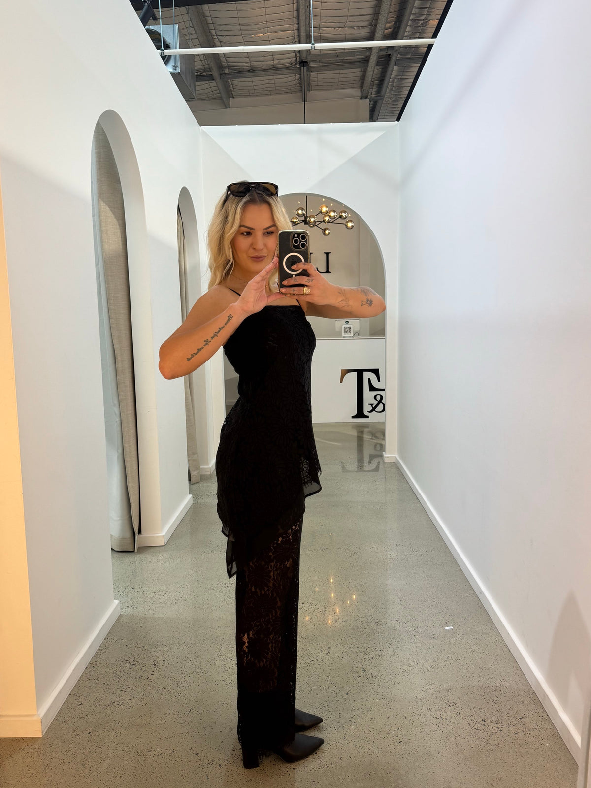 BY FRANKIE / BLACK LACE TOP / 919-1