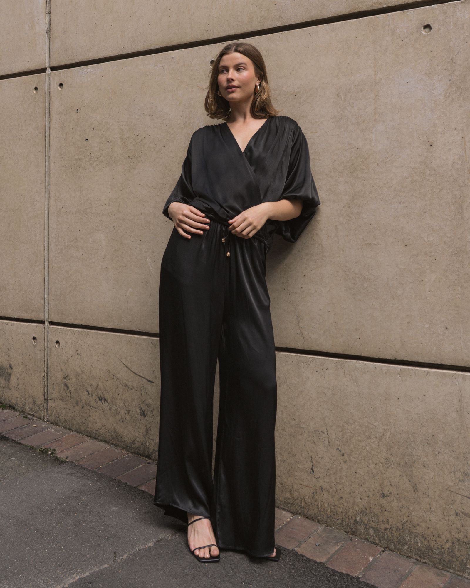 WHITE CLOSET / HERA CROSSOVER TOP / BLACK / TF7205-100