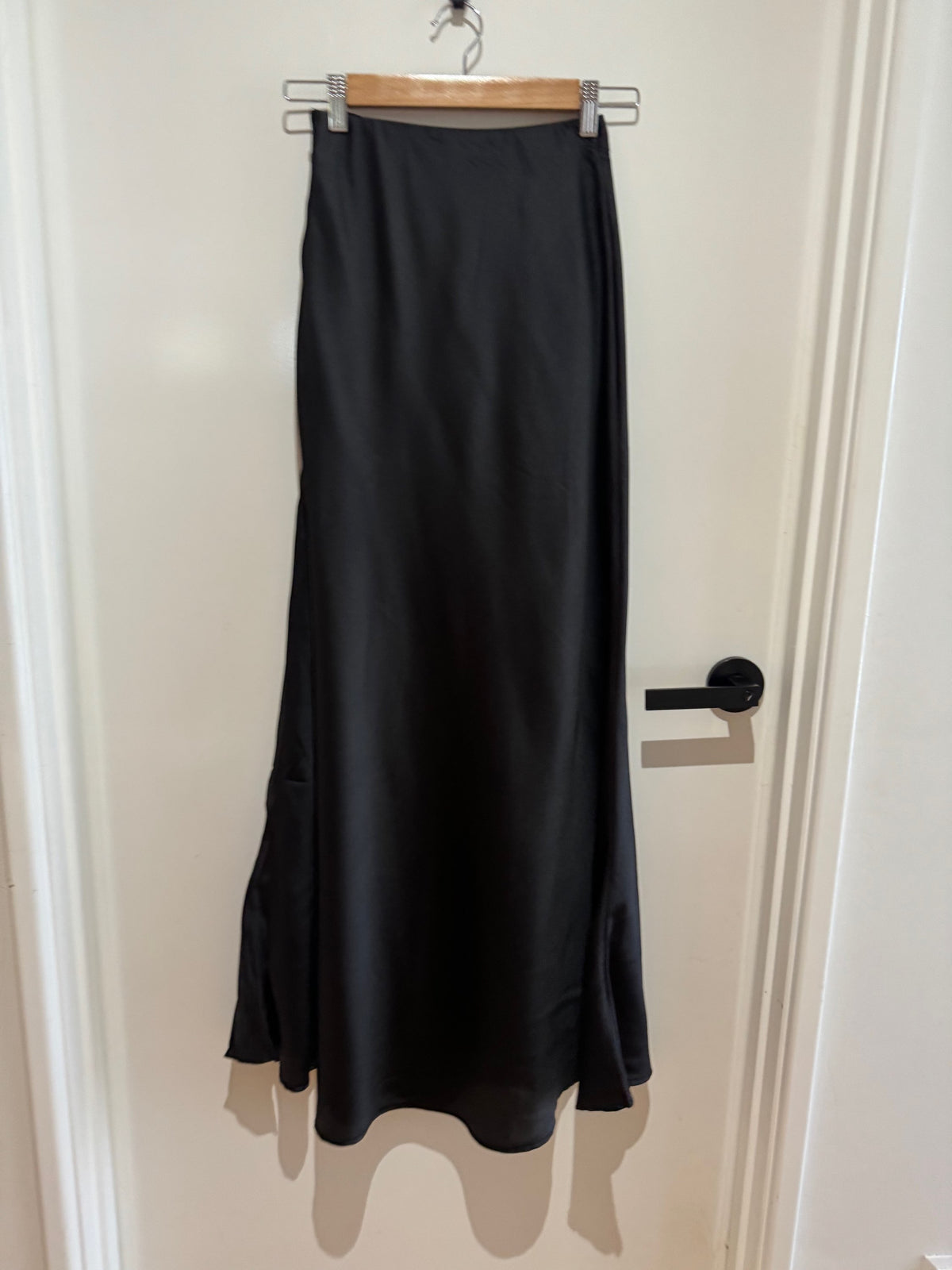 By Frankie Skirt