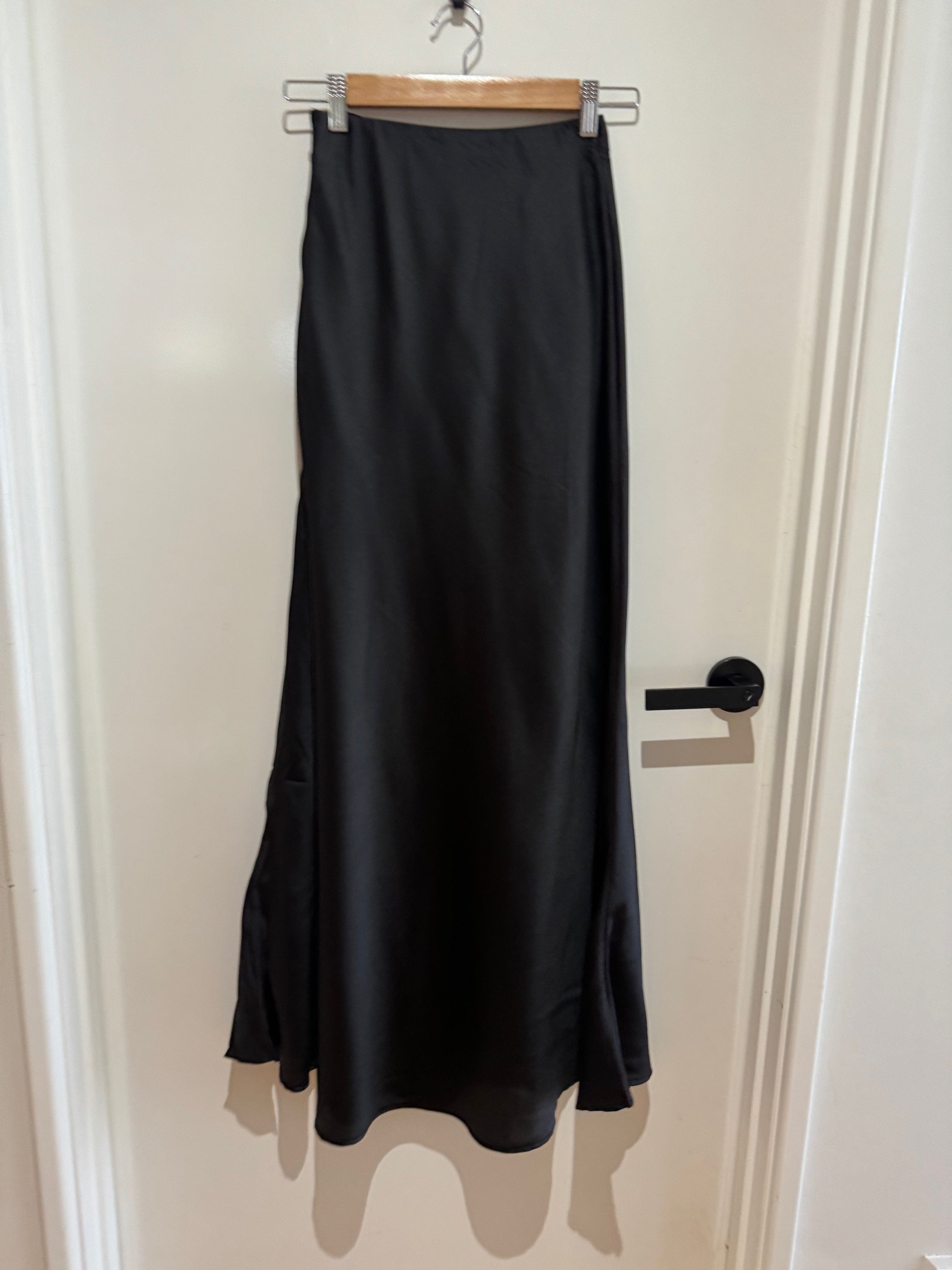 By Frankie Skirt