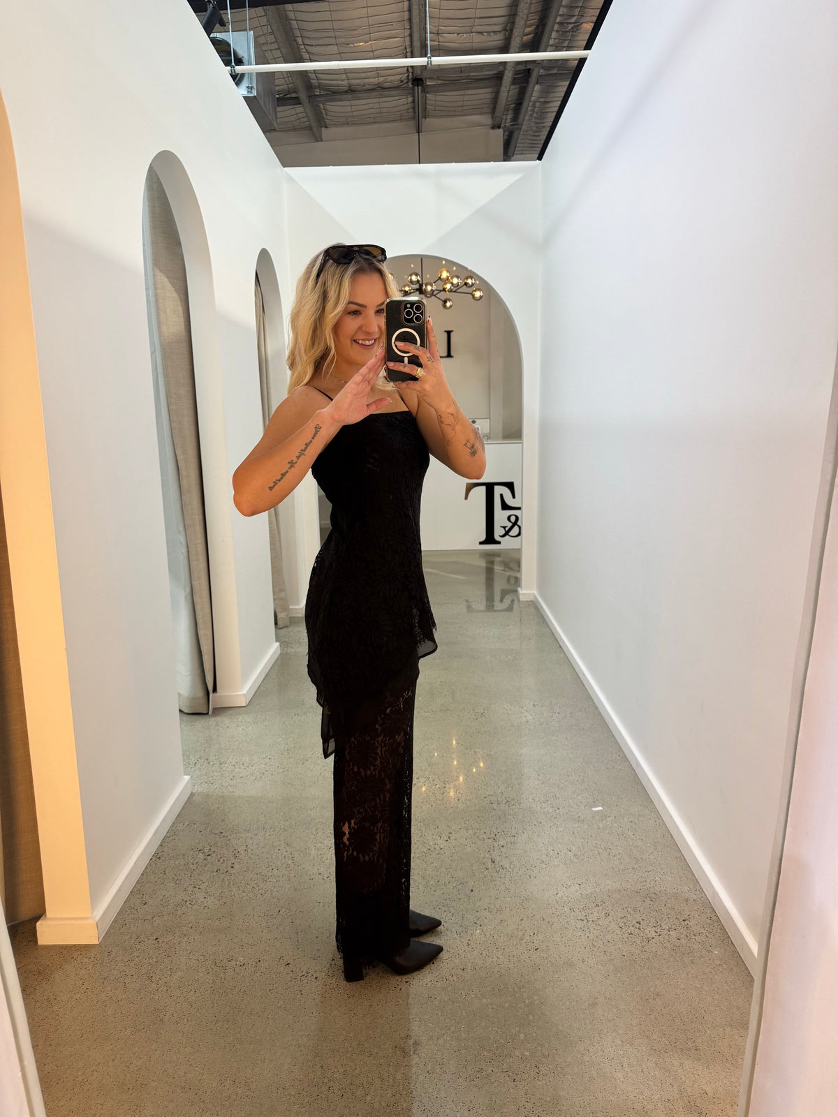 BY FRANKIE / BLACK LACE TOP / 919-1