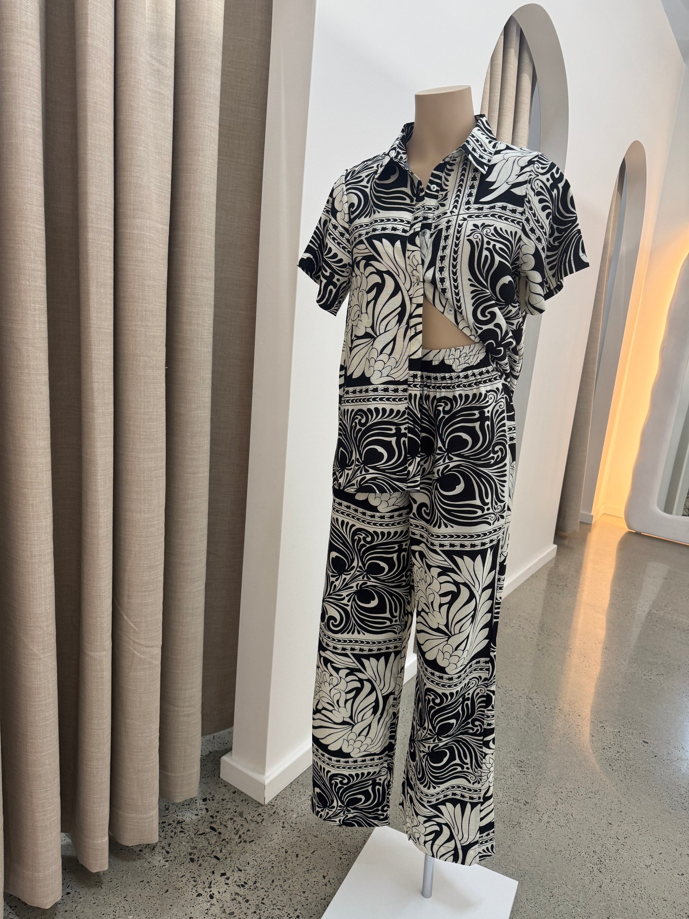 LITTLE LIES / PHOEBE PANTS