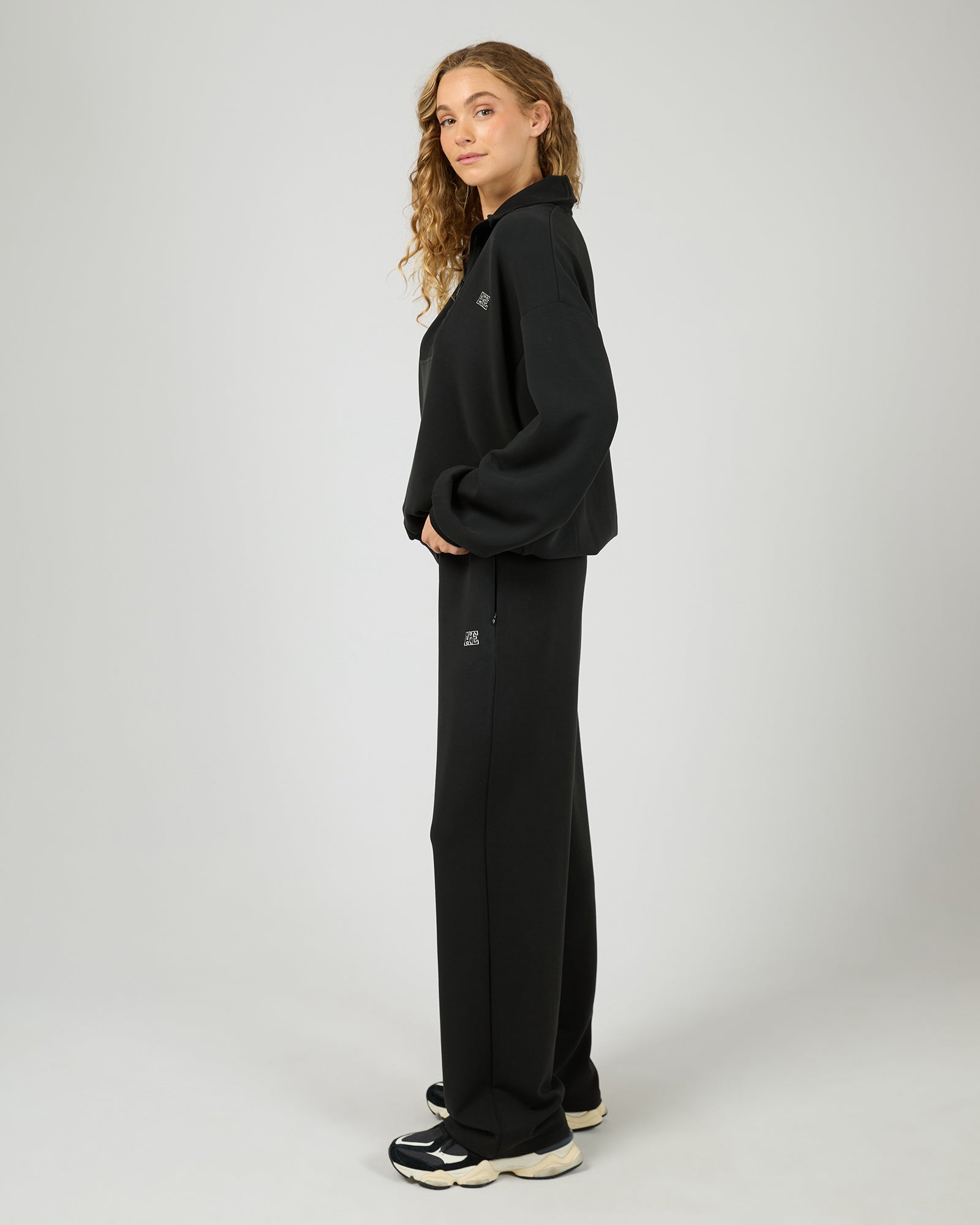 ALL ABOUT EVE / LUX ACTIVE 1/4 ZIP JUMPER / 6476143.blk