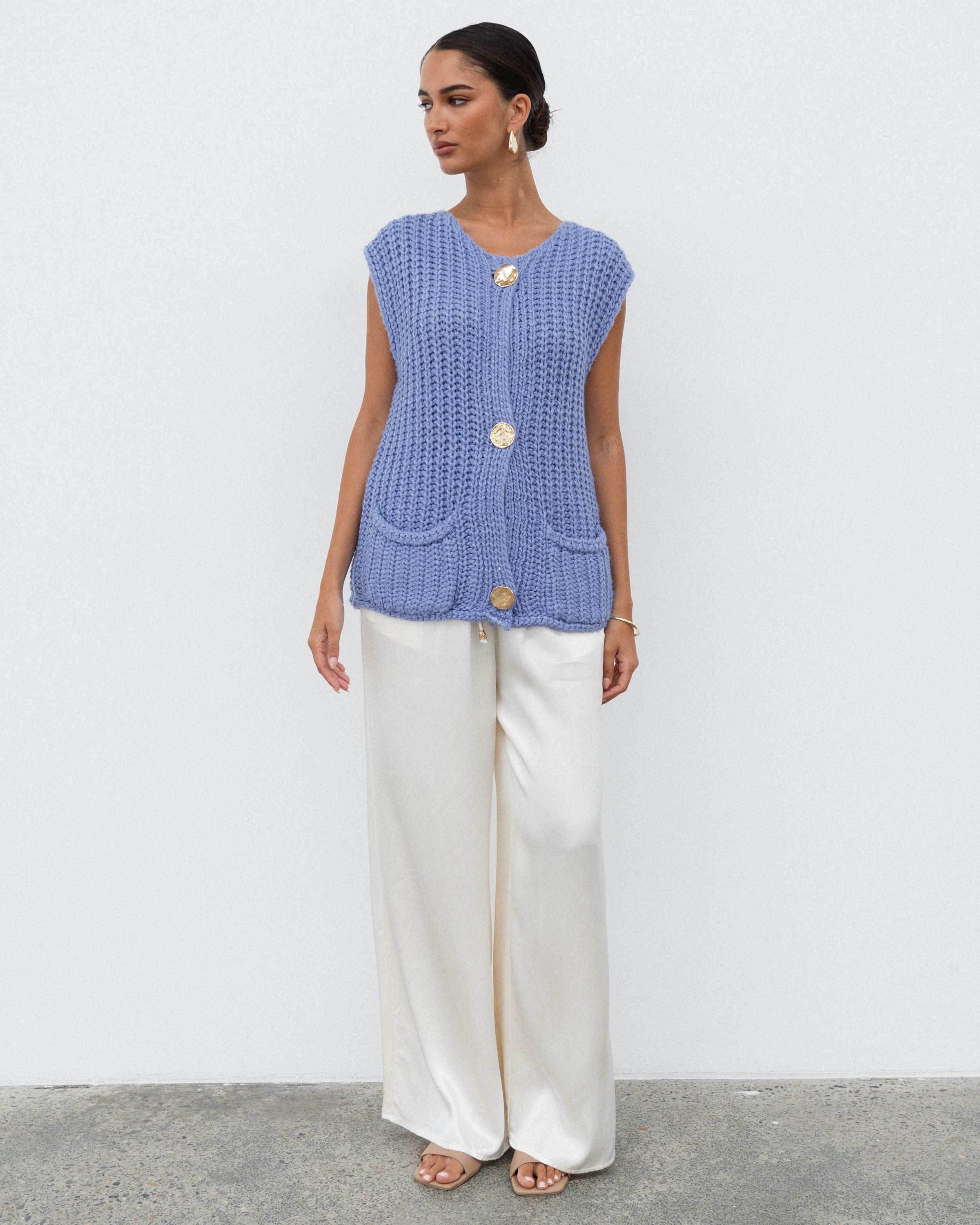 WHITE CLOSET / DELPHIN / CARDIGAN BLUE / TF10354