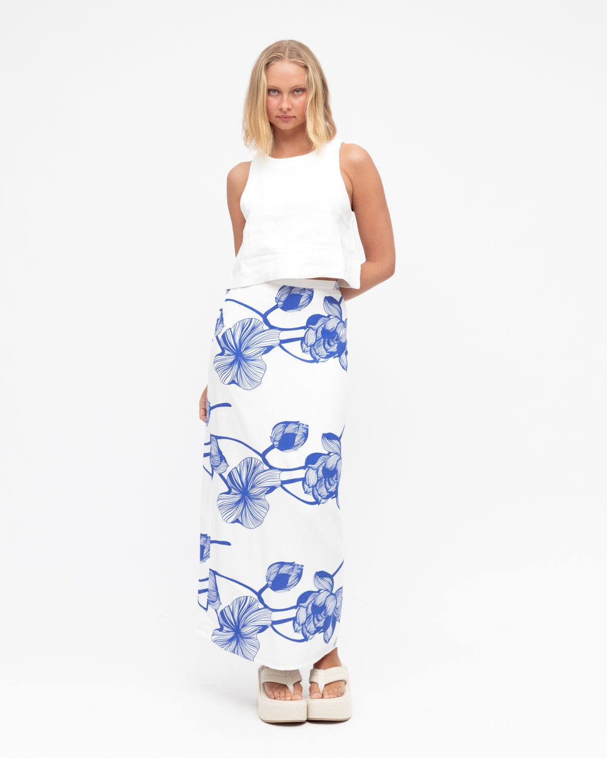 WHITE CLOSET / REN SKIRT