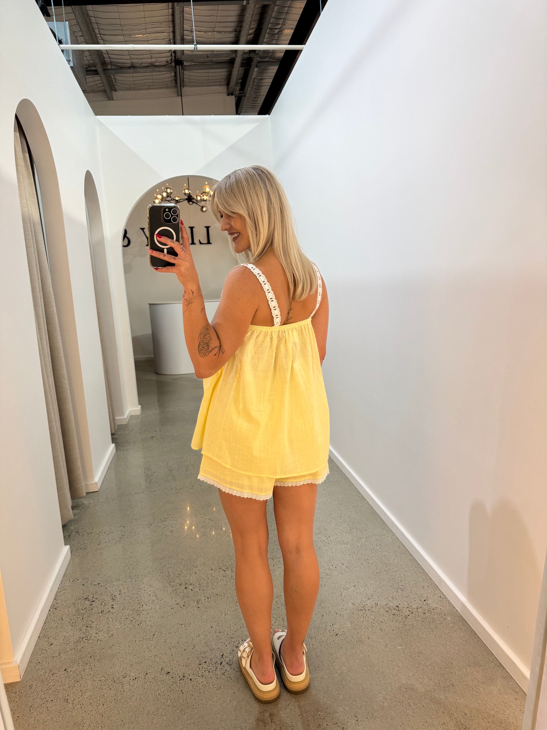 BY FRANKIE / LEMON LACE SHORTS / 65-1