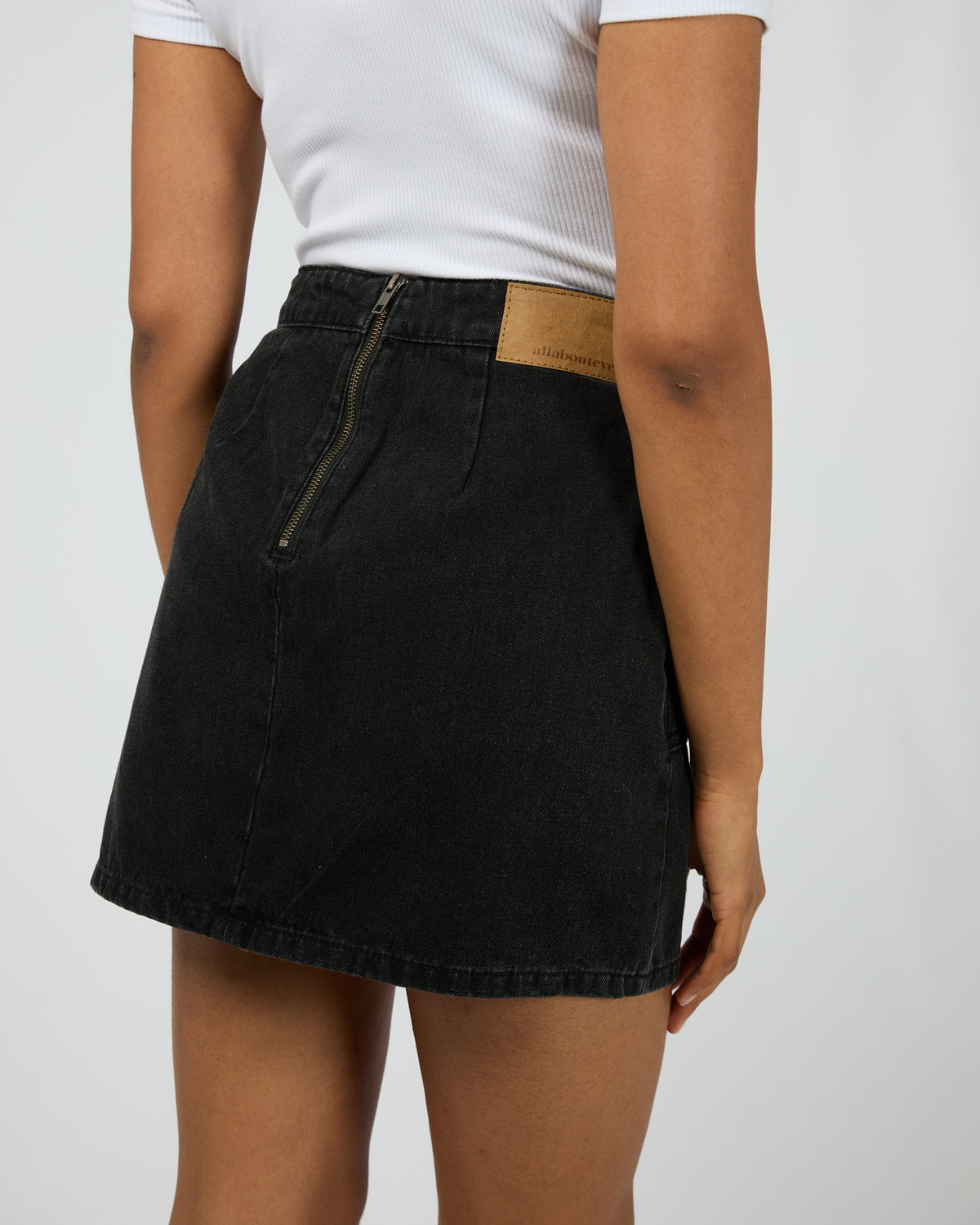 ALL ABOUT EVE / BECCA DENIM SKIRT / BLACK