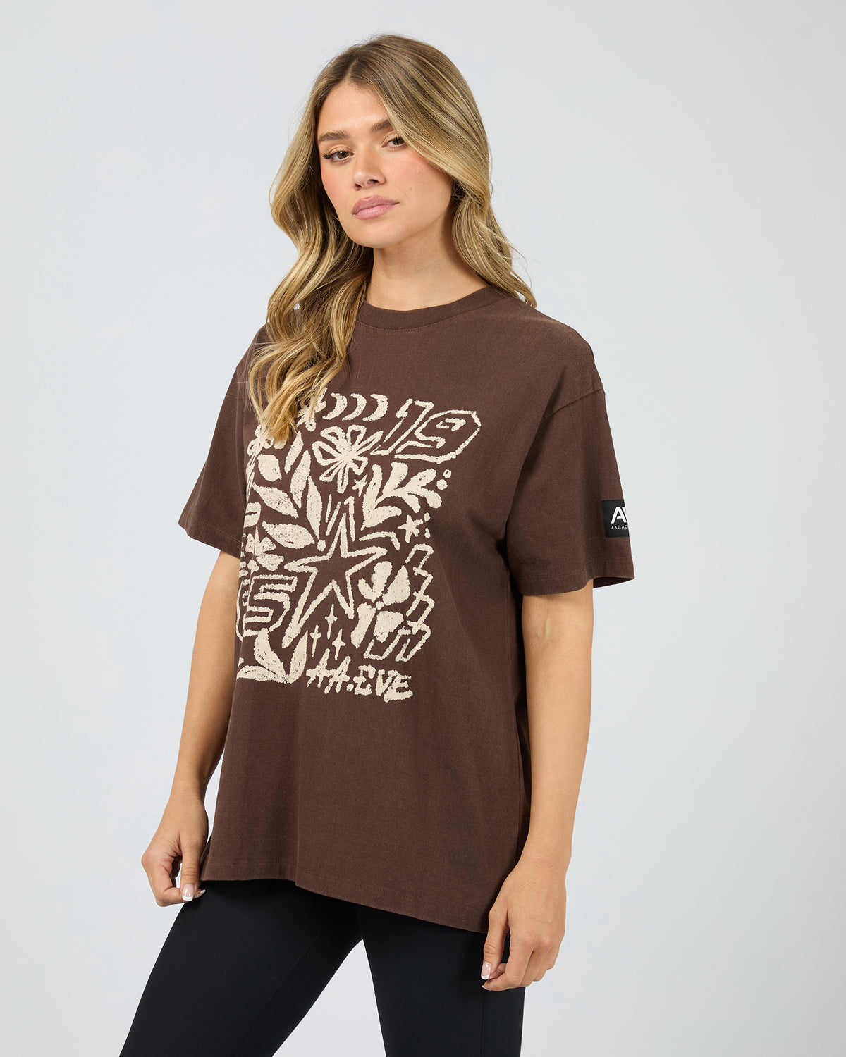 ALL ABOUT EVE / CENTERED RELAXED TEE / BROWN / 6477132