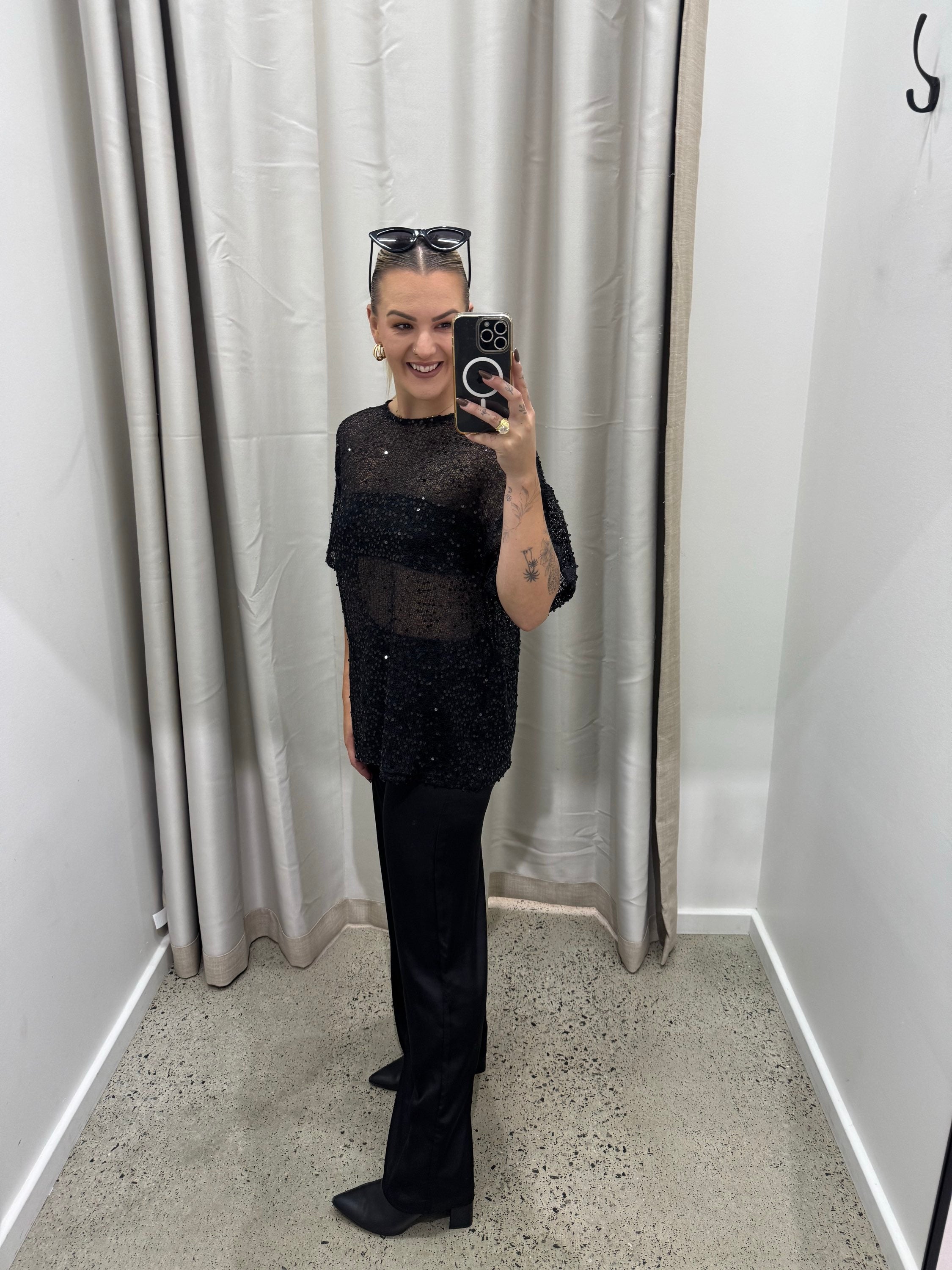 BY FRANKIE / BLACK SEQUINS TOP / 985-3