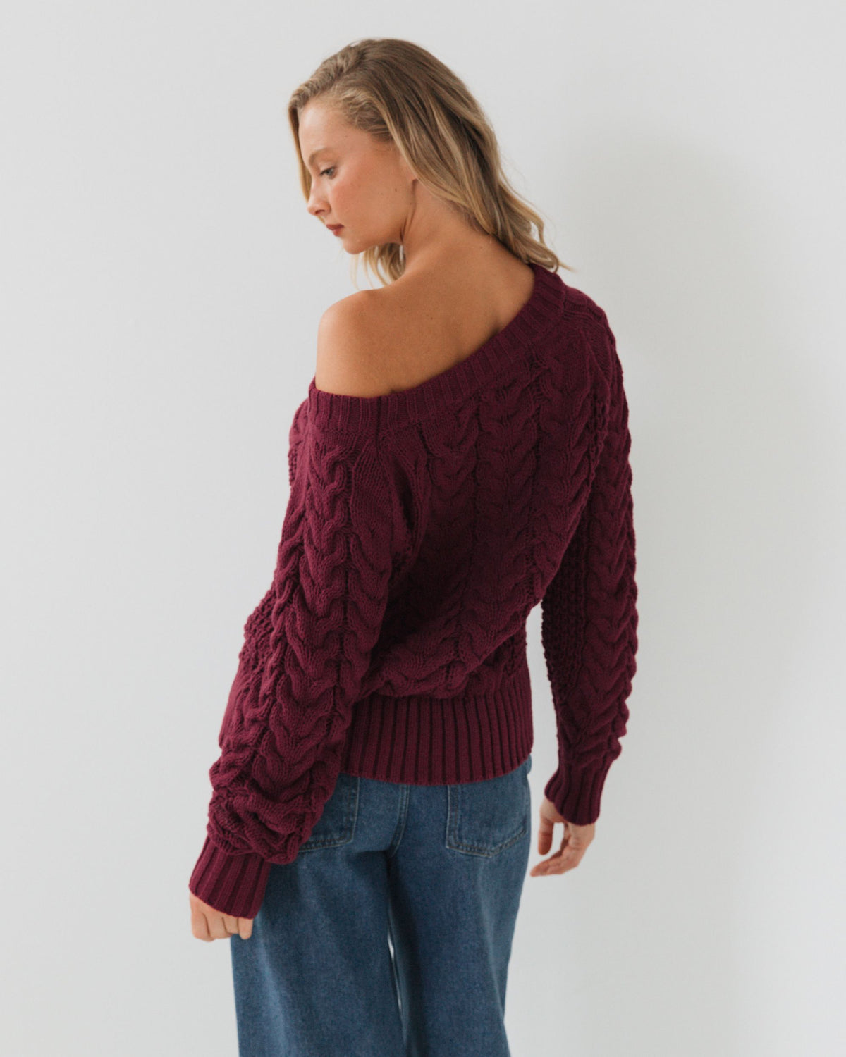 WHITE CLOSET / ELSA OFF SHOULDER KNIT / TF11624