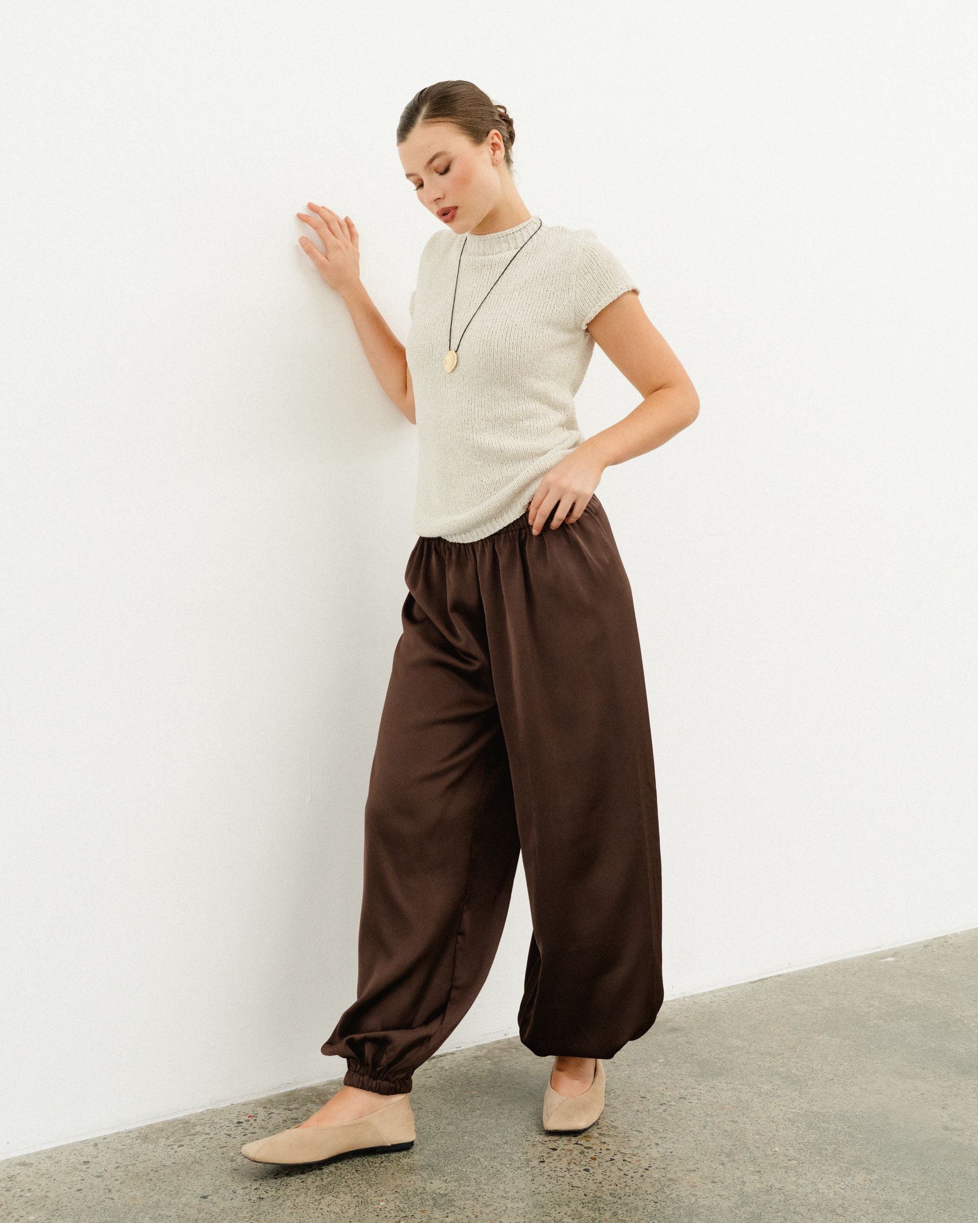 WHITE CLOSET / ALI BALLON CHOCOLATE PANTS / TF11639