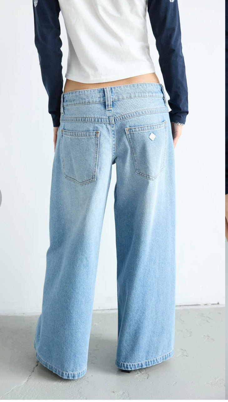 ABRAND / 99 LOW RISE SUPER BAGGY JODY /A62J43