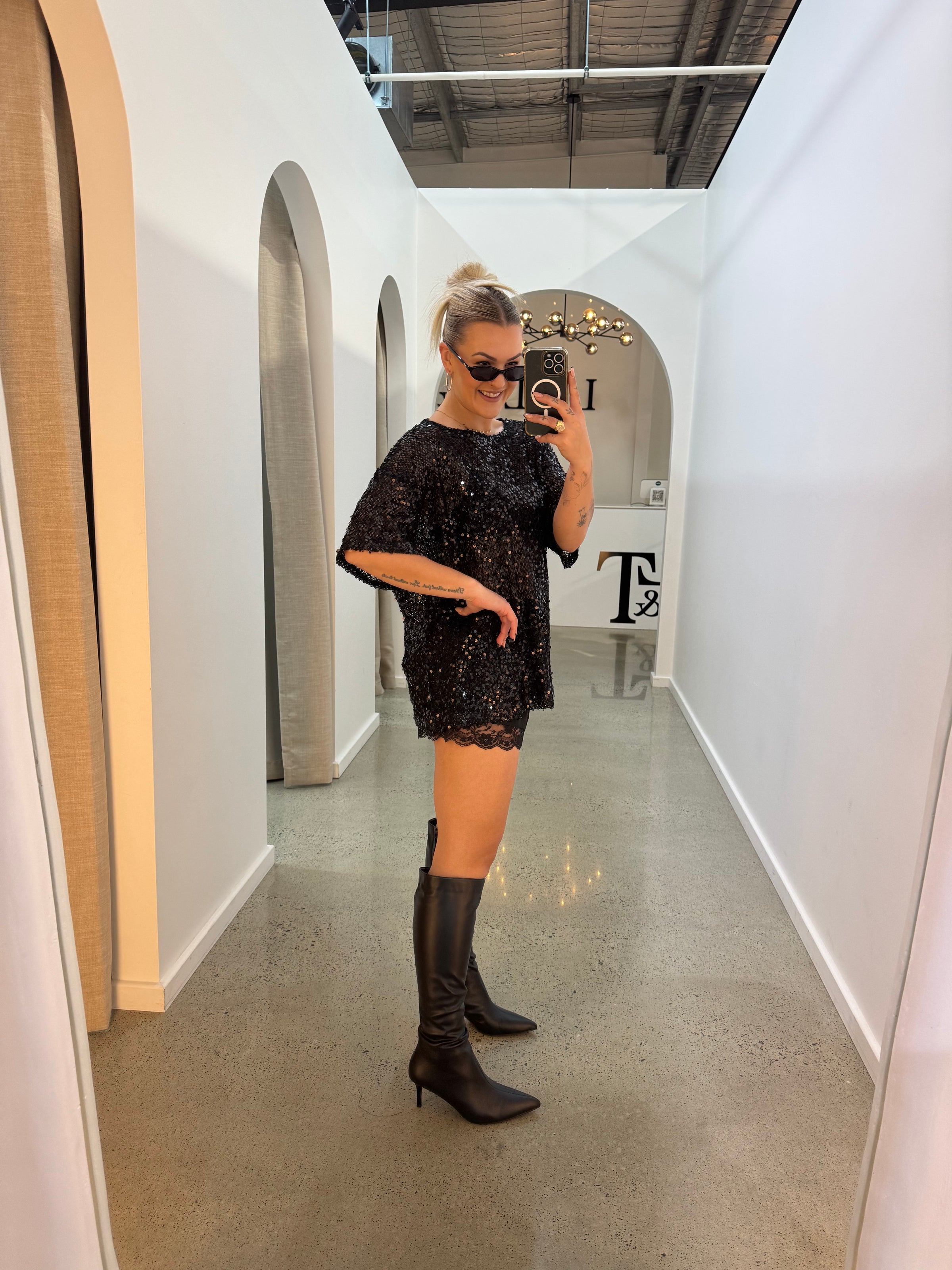 BY FRANKIE / BLACK SEQUINS TOP / 231-17