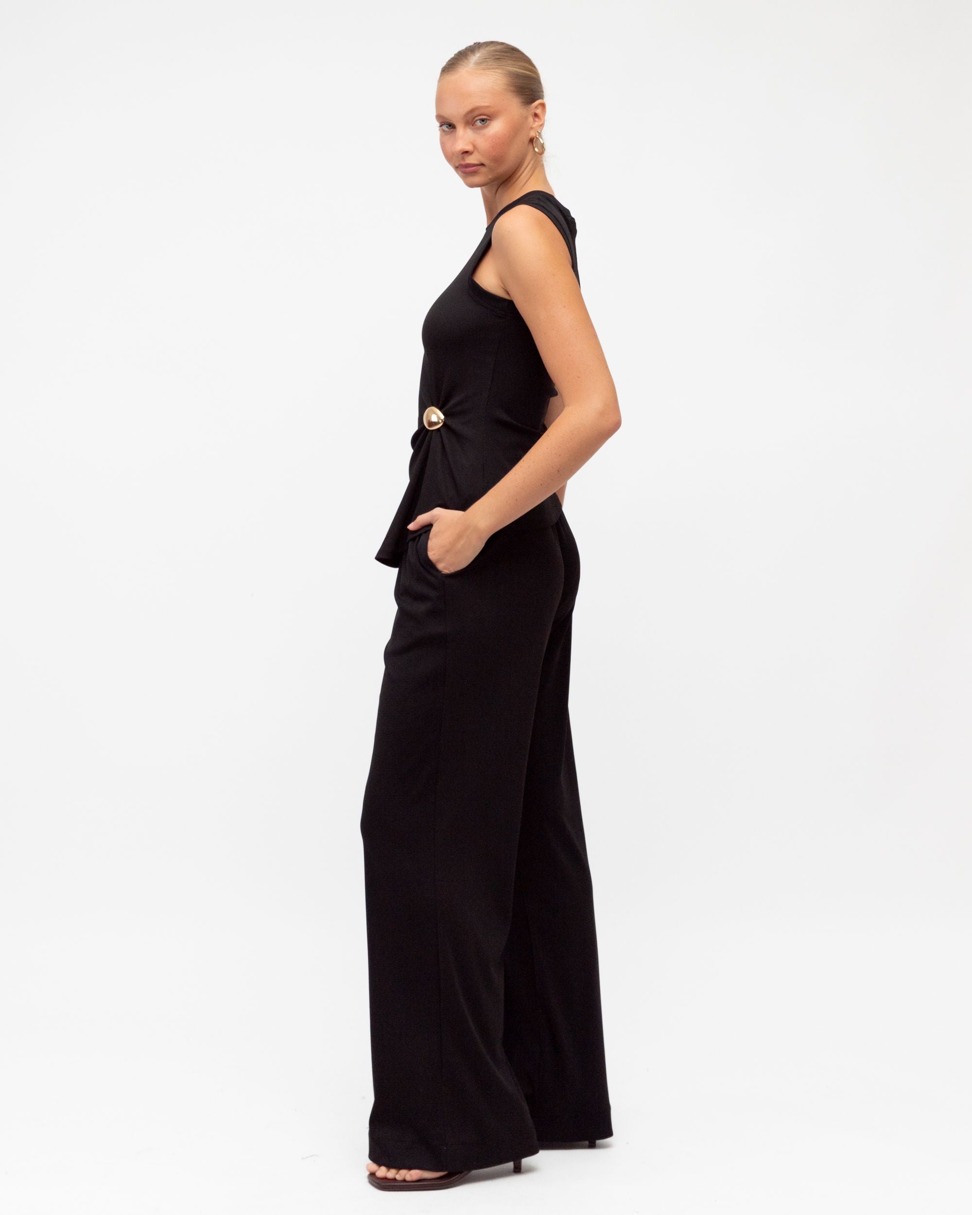 WHITE CLOSET / RIB TANK BLACK / TF11569