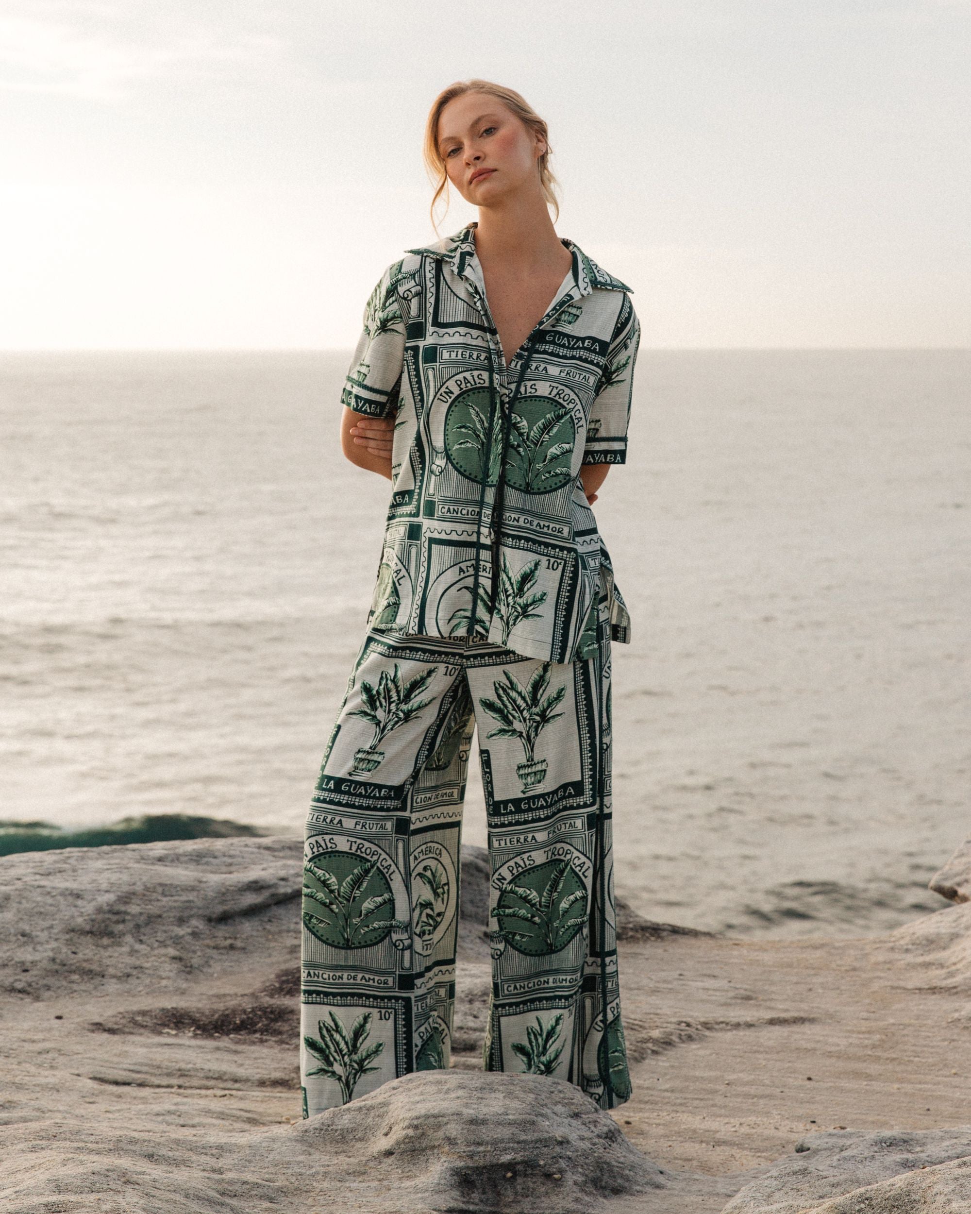 WHITE CLOSET / EXOTIC TROPICS PANTS / TFE11524