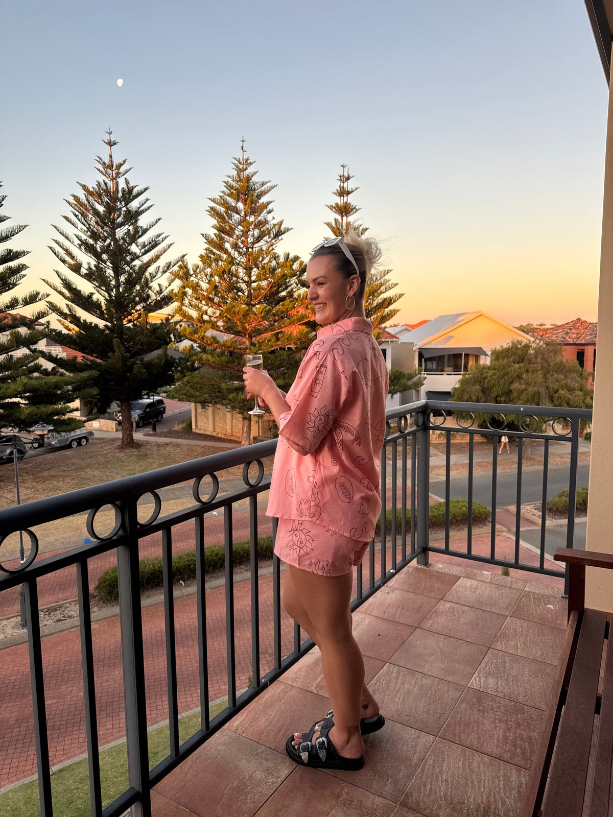 BY FRANKIE / PEACH SHORTS / 10-10