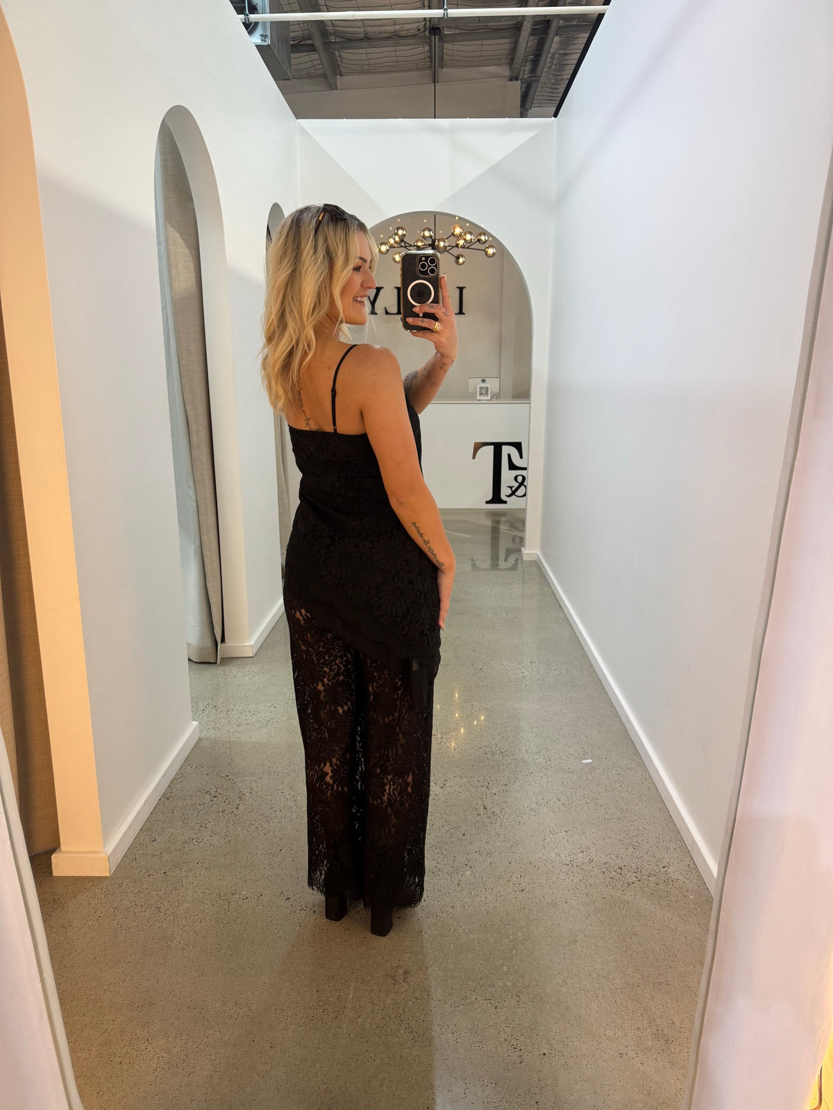 BY FRANKIE / BLACK LACE TOP / 919-1