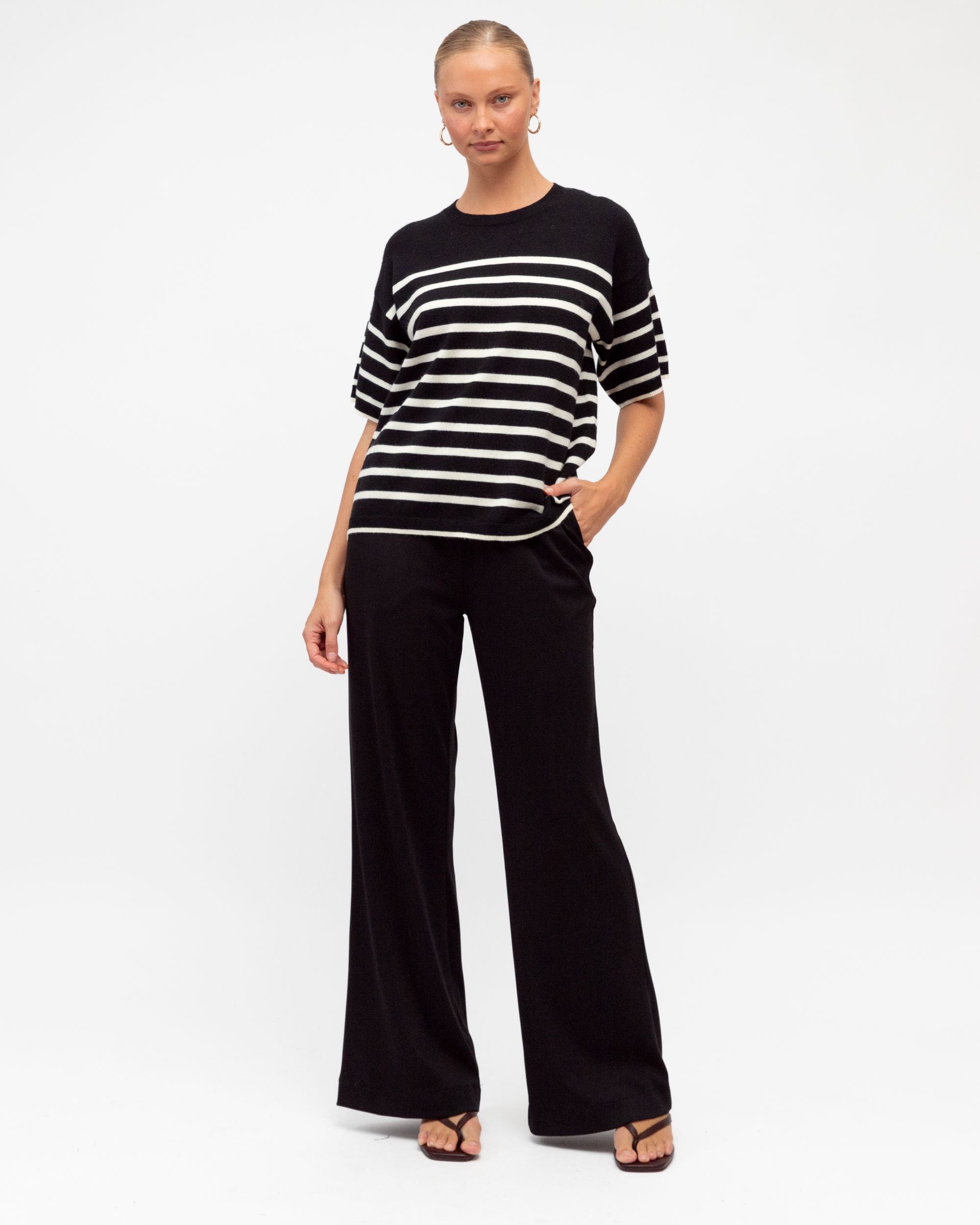 WHITE CLOSET / SADIE KNIT BLACK WHITE STRIPE / TF11677