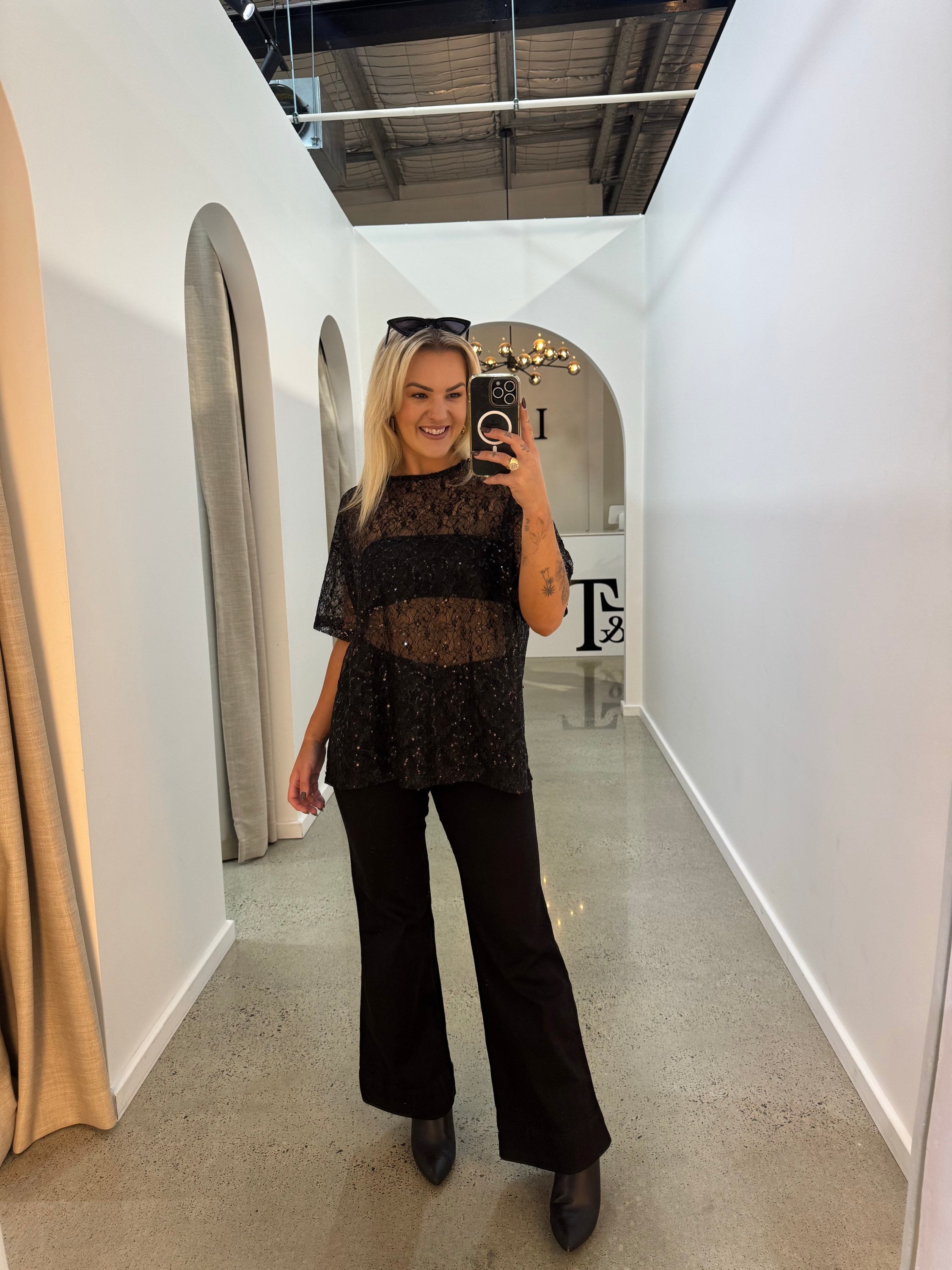BY FRANKIE / BLACK OVERSIZED SEQUIN TOP / 231-11