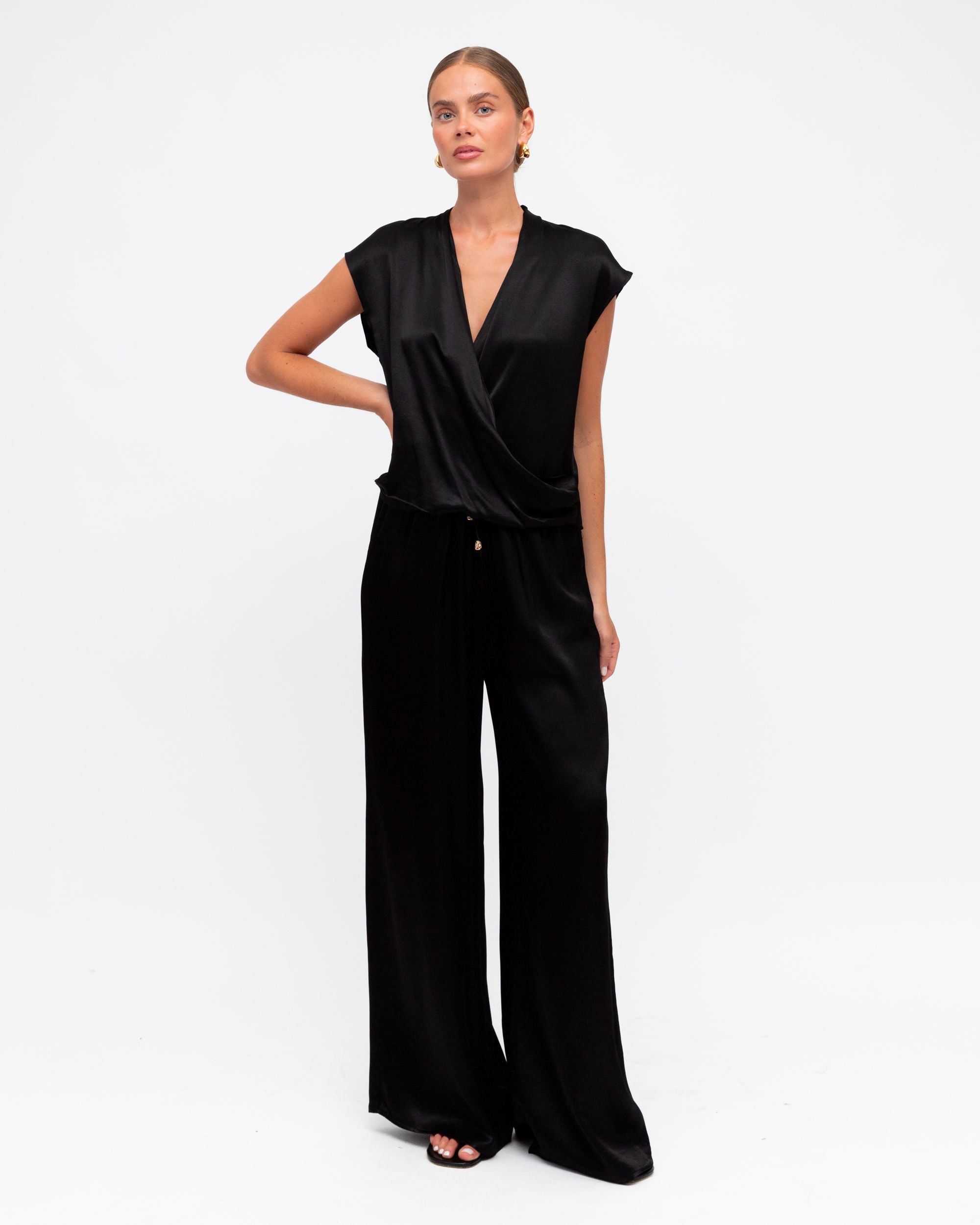 WHITE CLOSET / HERA CROSSOVER TOP / BLACK / TF10464