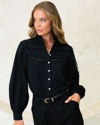 EBBY & I / RODEO DRIVE BLOUSE / BLACK