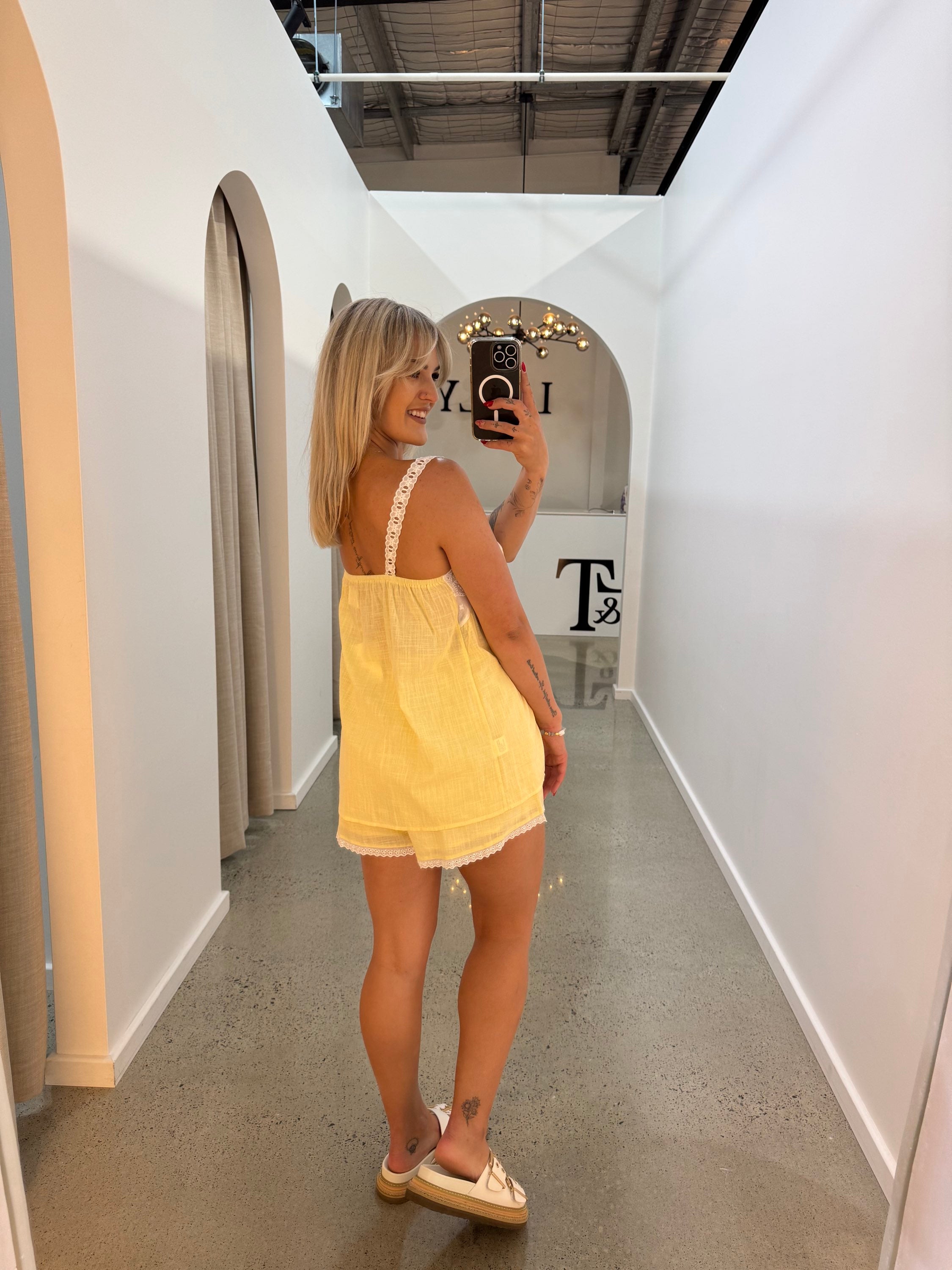 BY FRANKIE / LEMON LACE SHORTS / 65-1