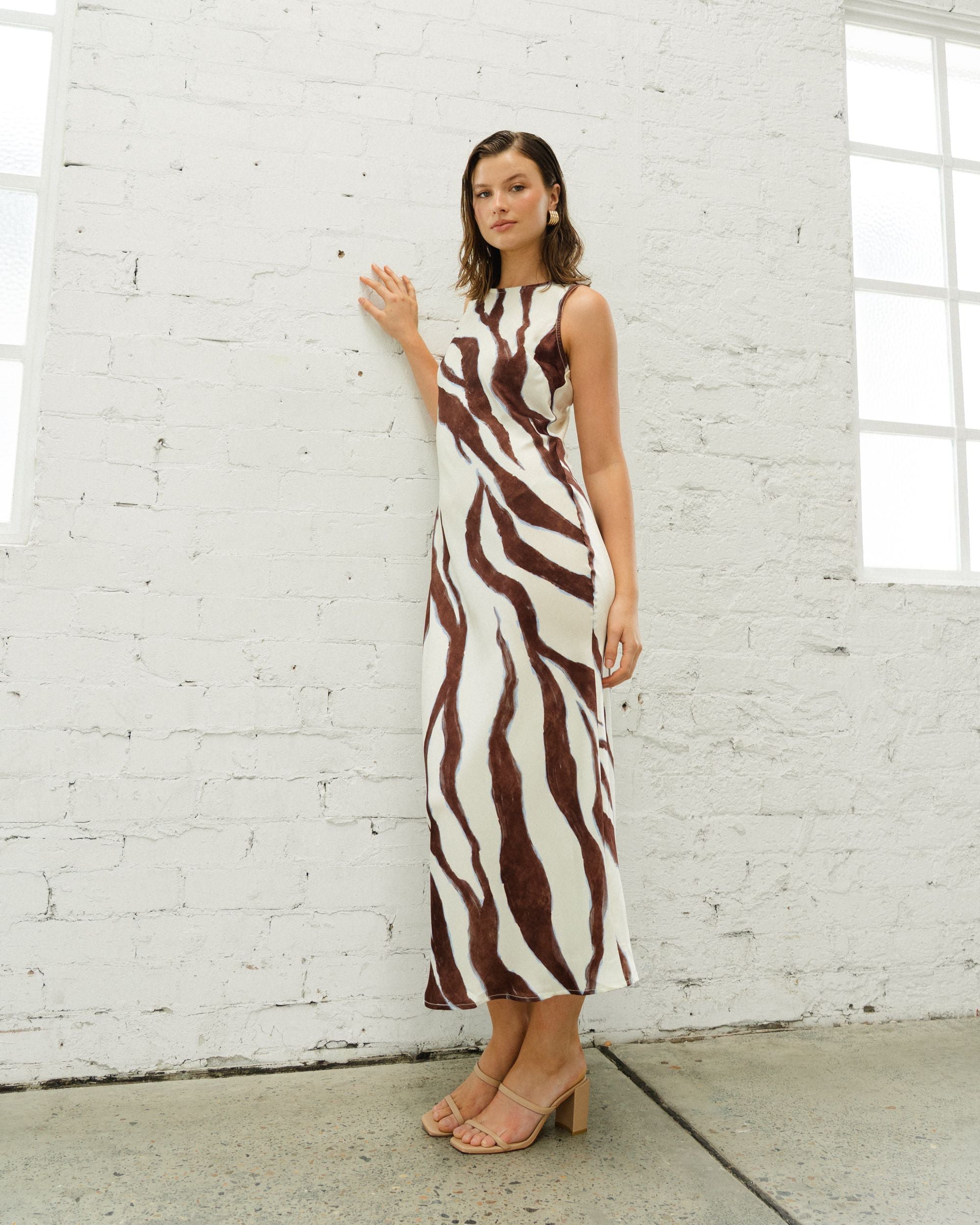 WHITE CLOSET / ZEBRA DRESS  / TFE1709