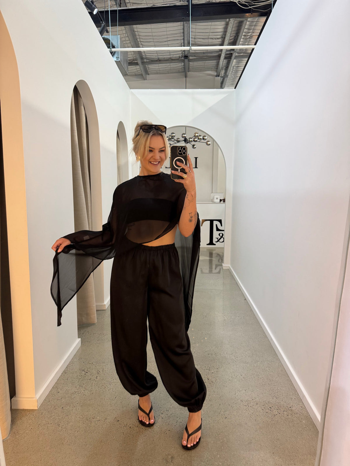 BY FRANKIE / BLACK PONCH TOP / 886-1