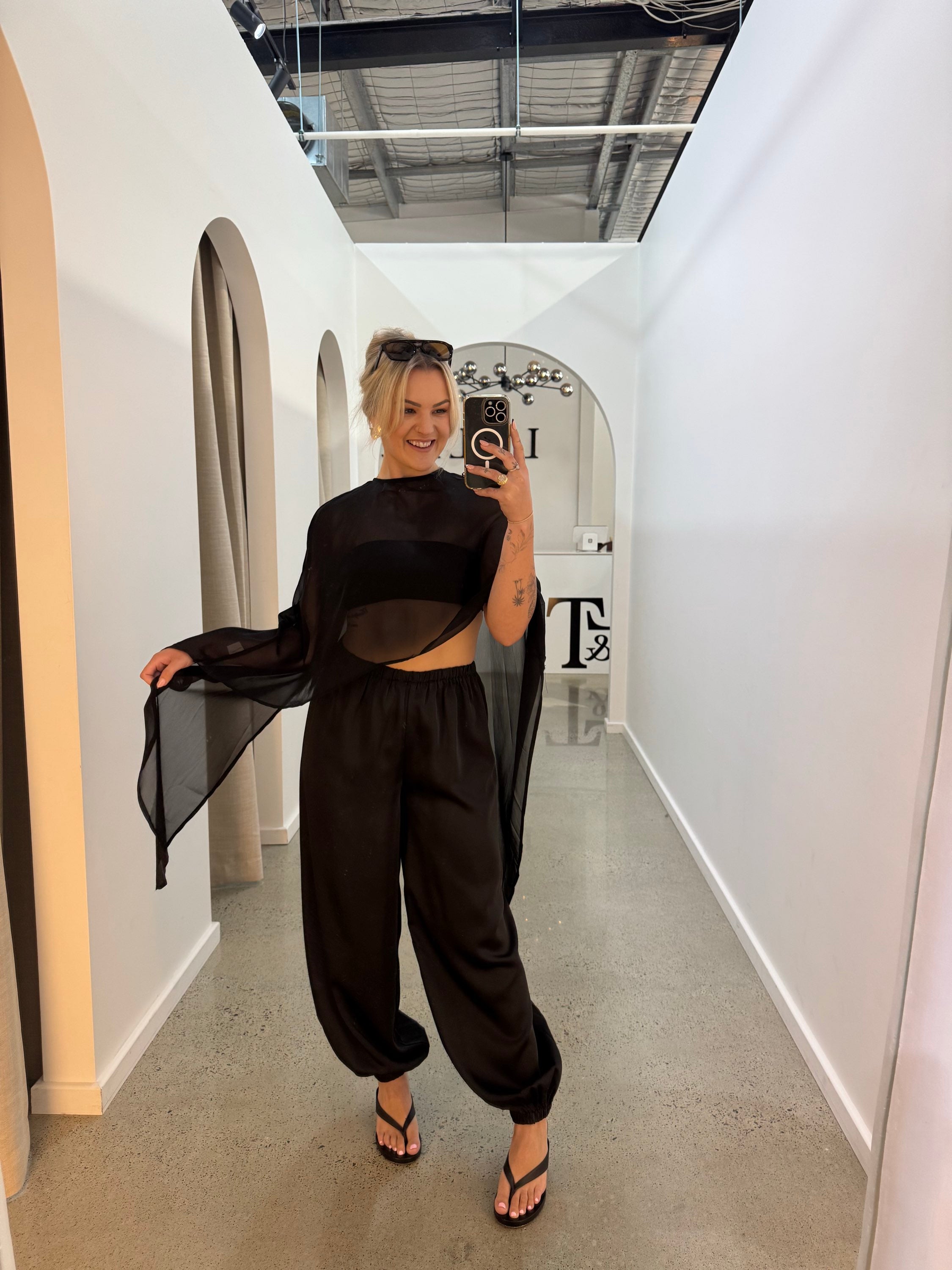 BY FRANKIE / BLACK PONCH TOP / 886-1