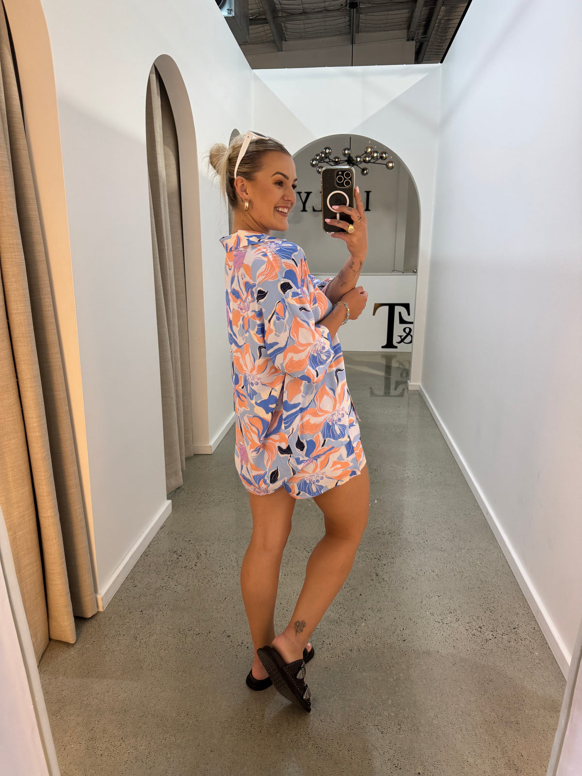 BY FRANKIE / FLORAL SHORTS / 134-5