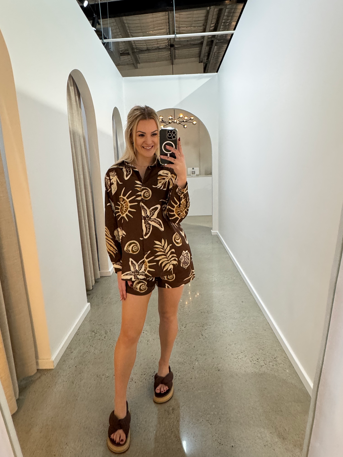 BY FRANKIE / BROWN MERMAID PALM SHORT / 724-1