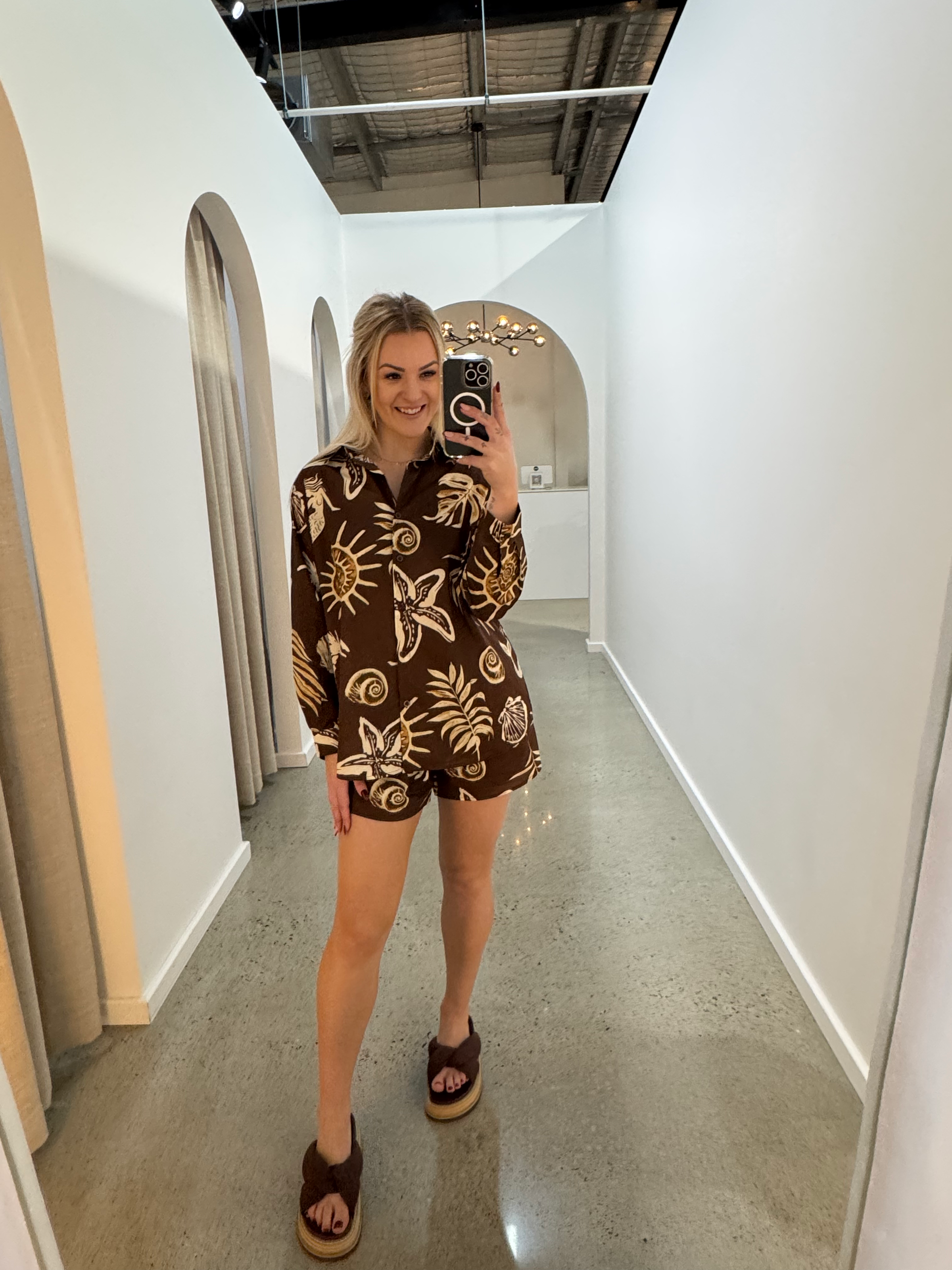BY FRANKIE / BROWN MERMAID PALM SHORT / 724-1
