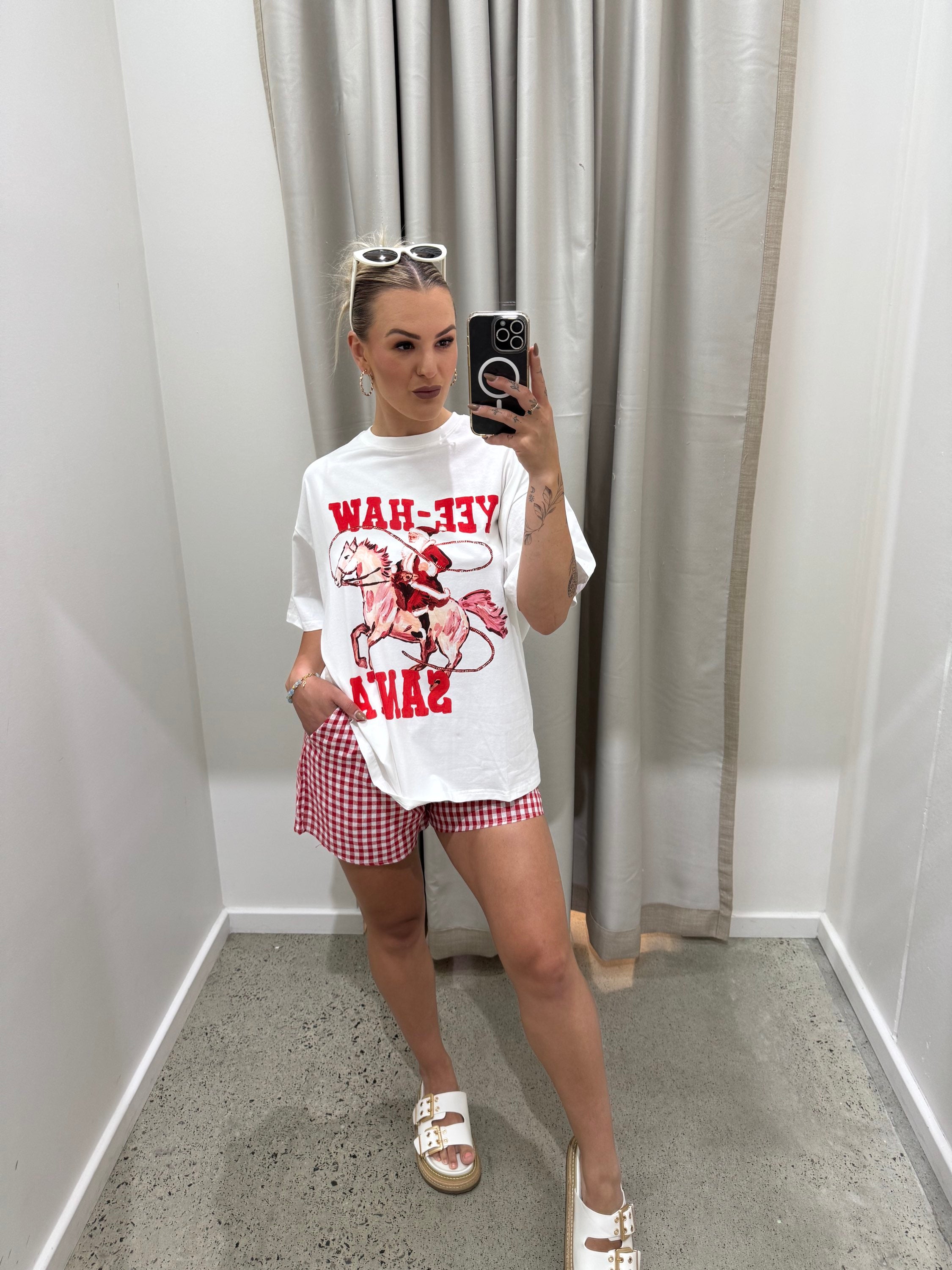 BY FRANKIE / YEE-HAW SANTA SHORTS / 610-10