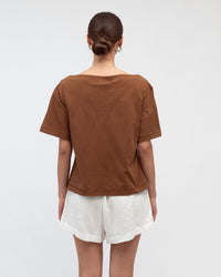 WHITE CLOSET / JENNA BOAT NECK TEE / CHOCOLATE / TF10936