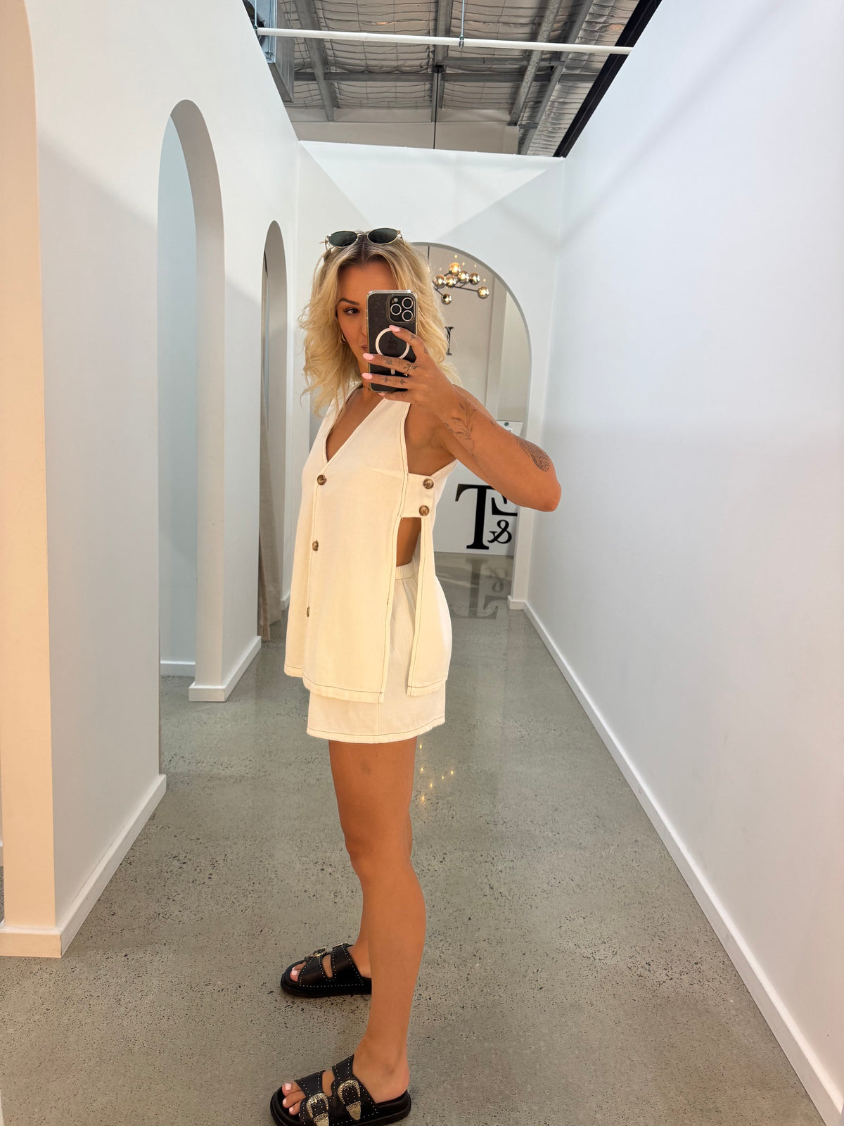 BY FRANKIE / LIGHT DENIM PANEL SHORTS / 66-3