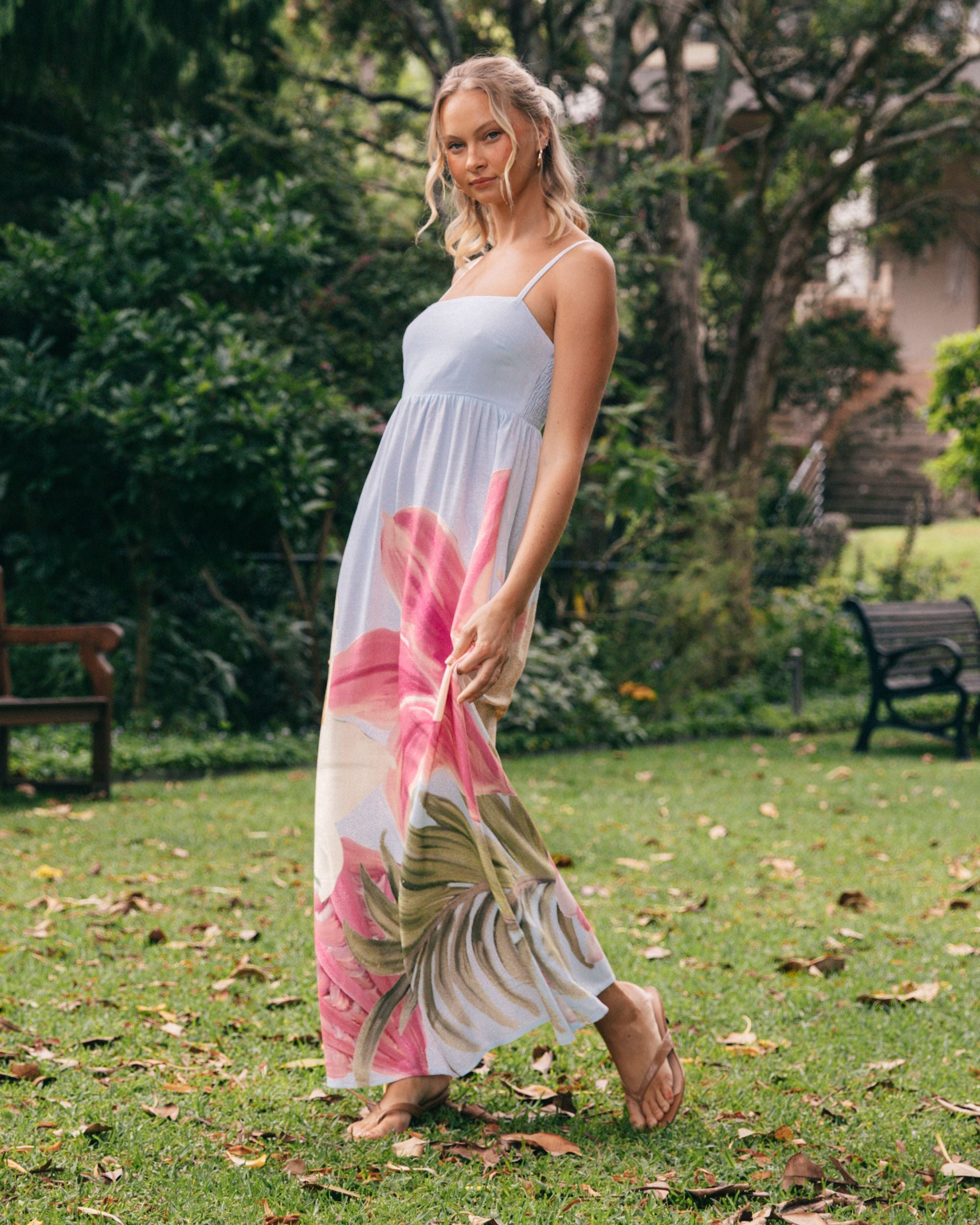 WHITE CLOSET / ISLAND FLORAL MAXI DRESS / TFE10903-1