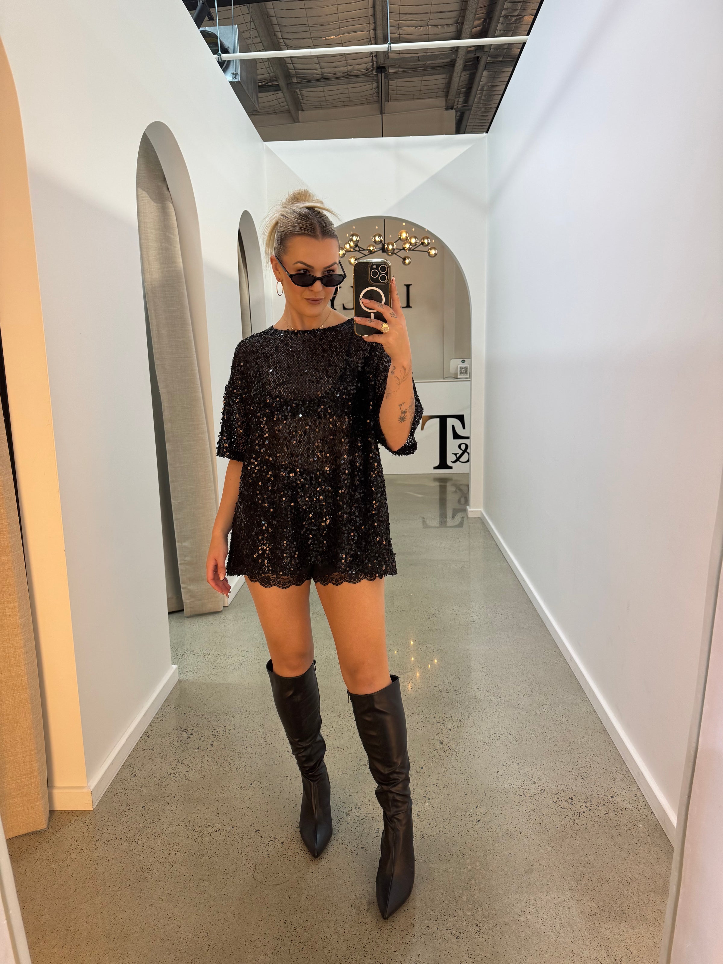 BY FRANKIE / BLACK SEQUINS TOP / 231-17