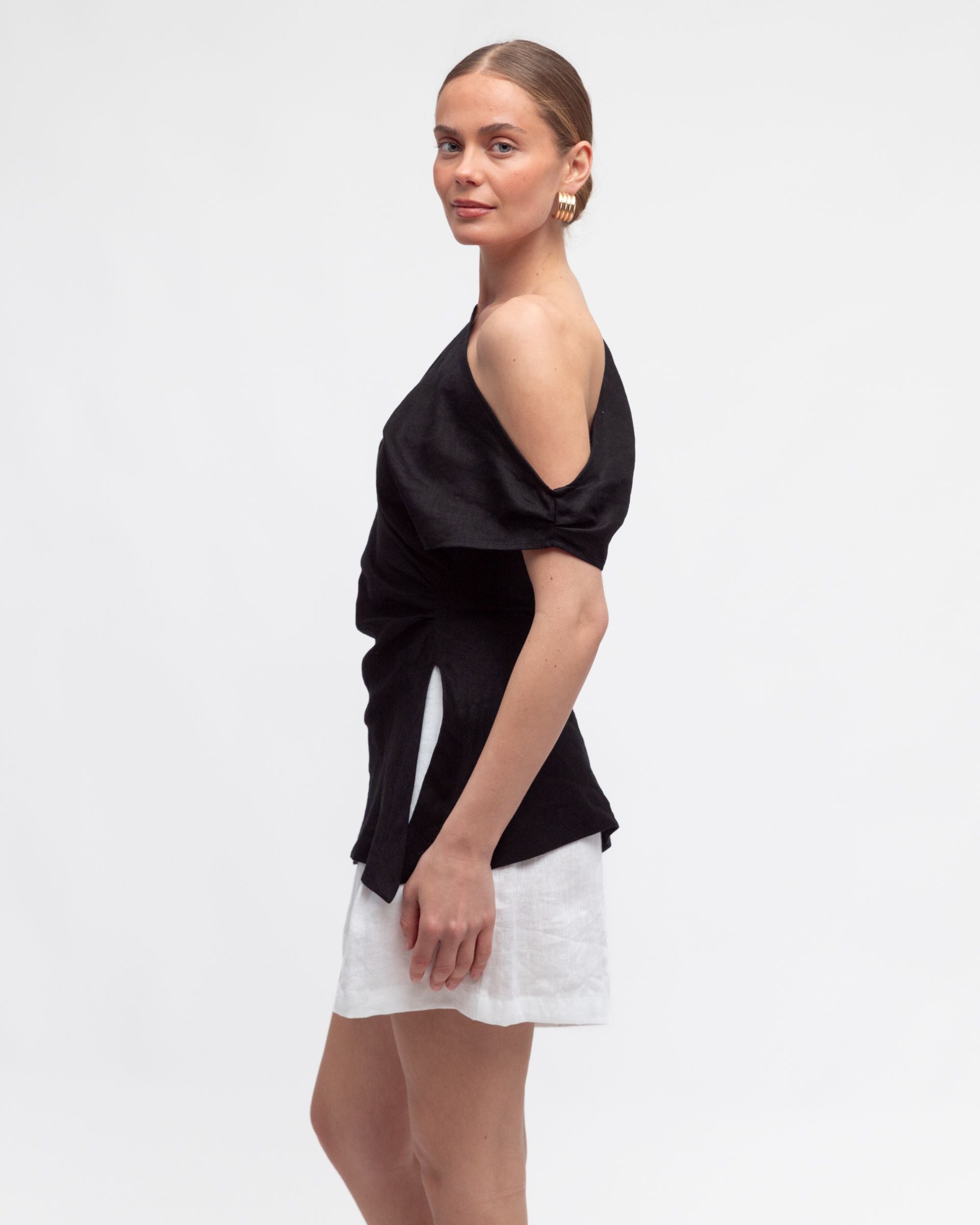 WHITE CLOSET / CYNTHIA OFF SHOULDER TOP / TFL11064