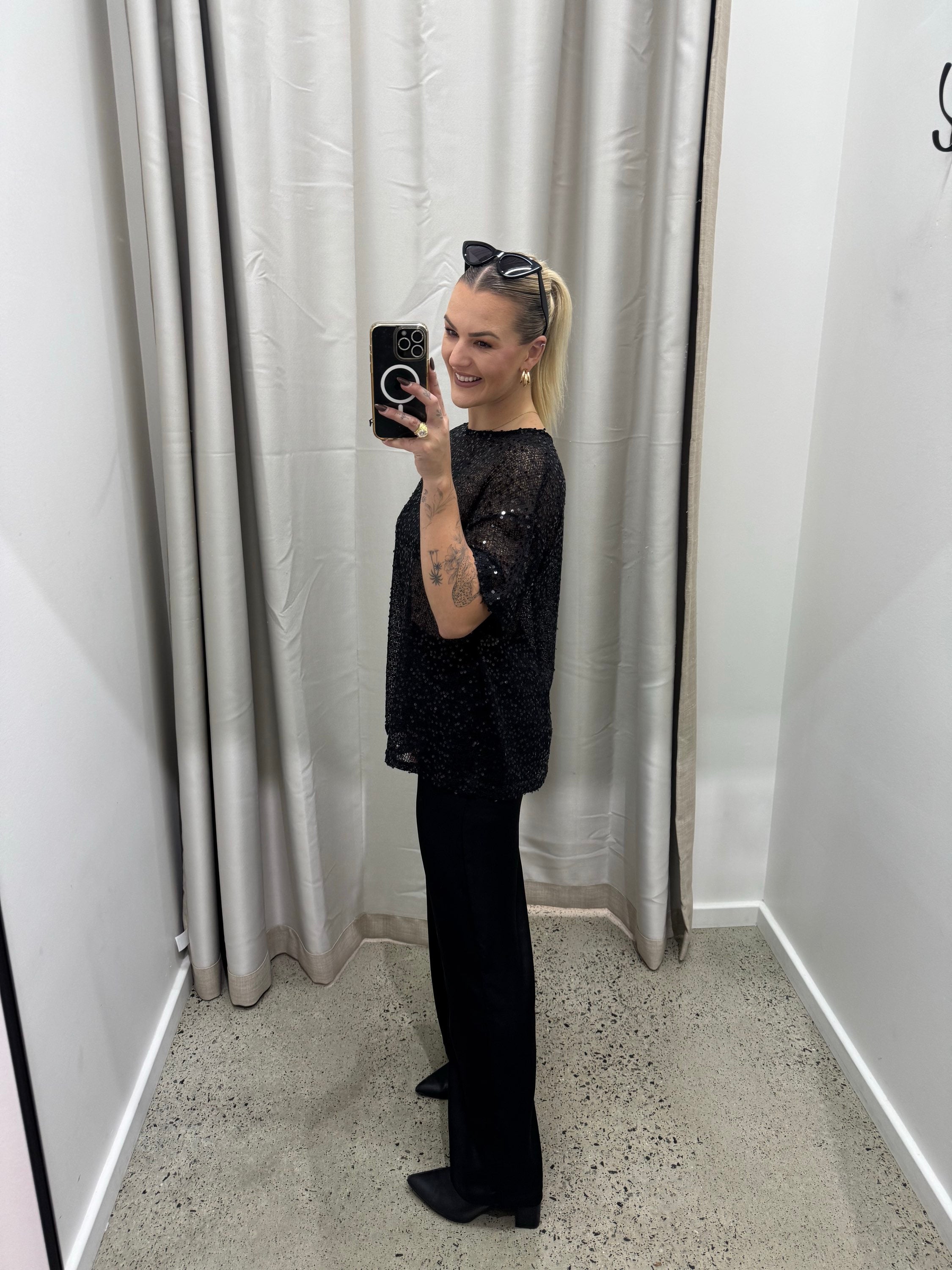 BY FRANKIE / BLACK SEQUINS TOP / 985-3