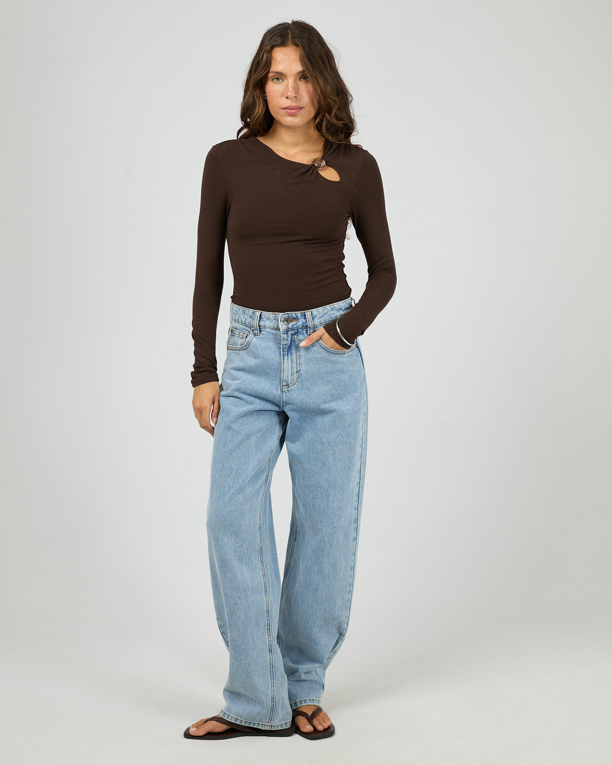 SILENT THEORY / ATLAS LONG SLEEVE TOP / CHOCOLATE / 60X5458