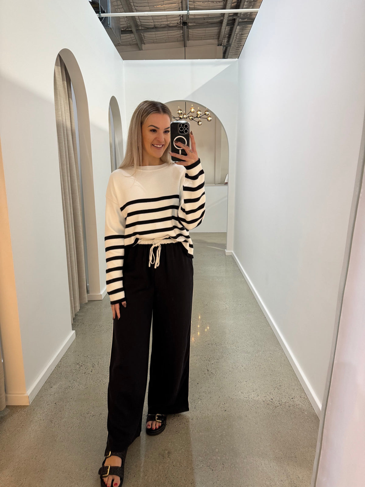 LITTLE LIES / LOTTIE TOP / BLACK / K25012210