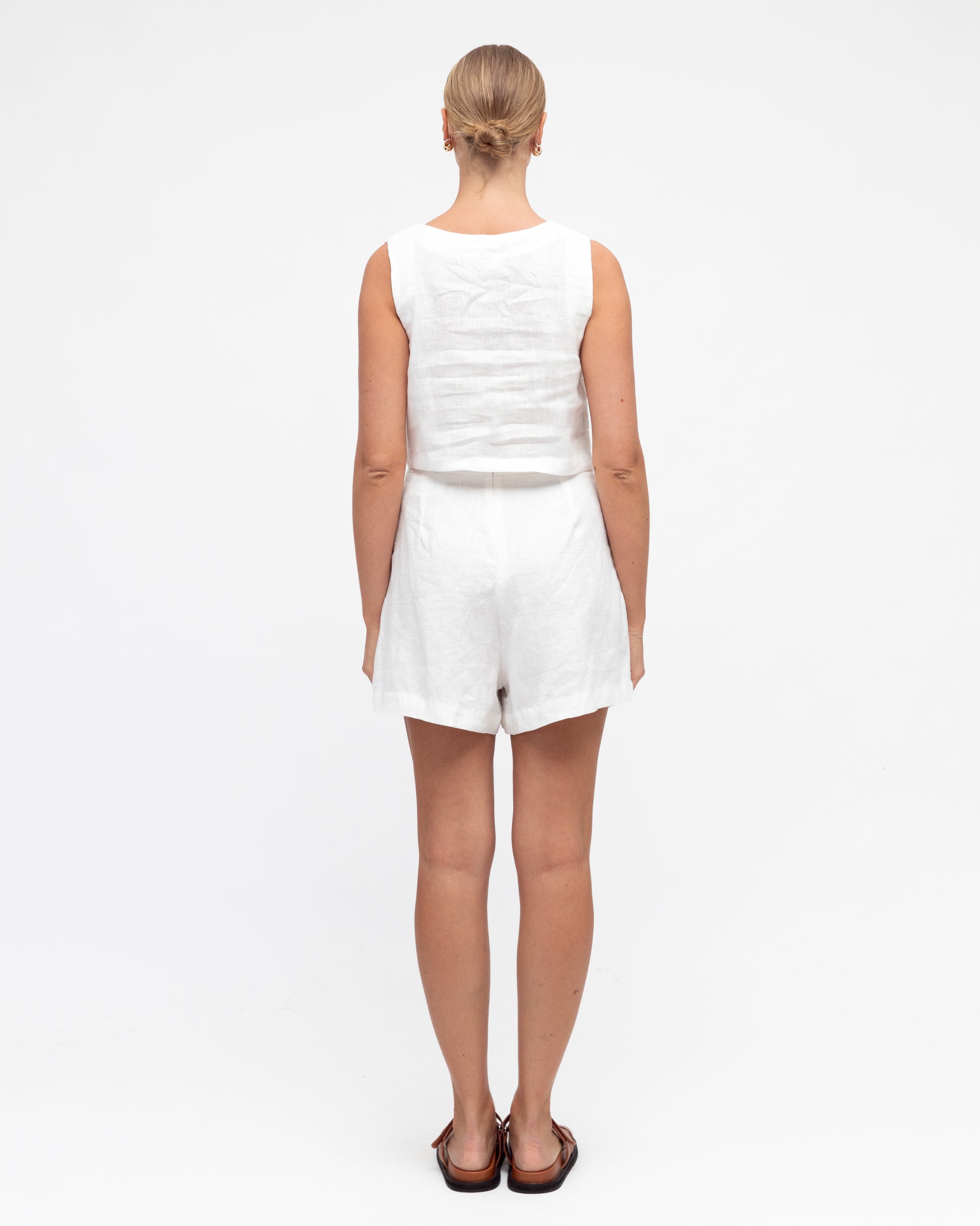 WHITE CLOSET / FLIP SHORTS / WHITE / TFL7990-30