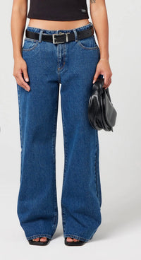 ABRAND / 95 BAGGY PETITE BELLA / MID BLUE / A42J77