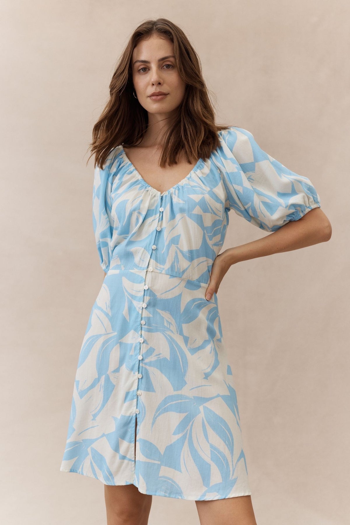 LITTLE LIES / CLOE DRESS / R23072526
