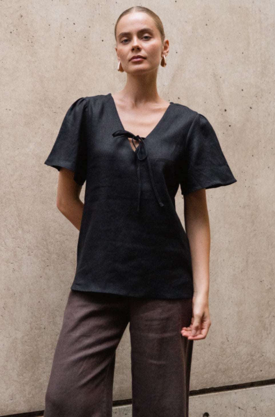 WHITE CLOSET / DELIGHT LINEN TOP / BLACK