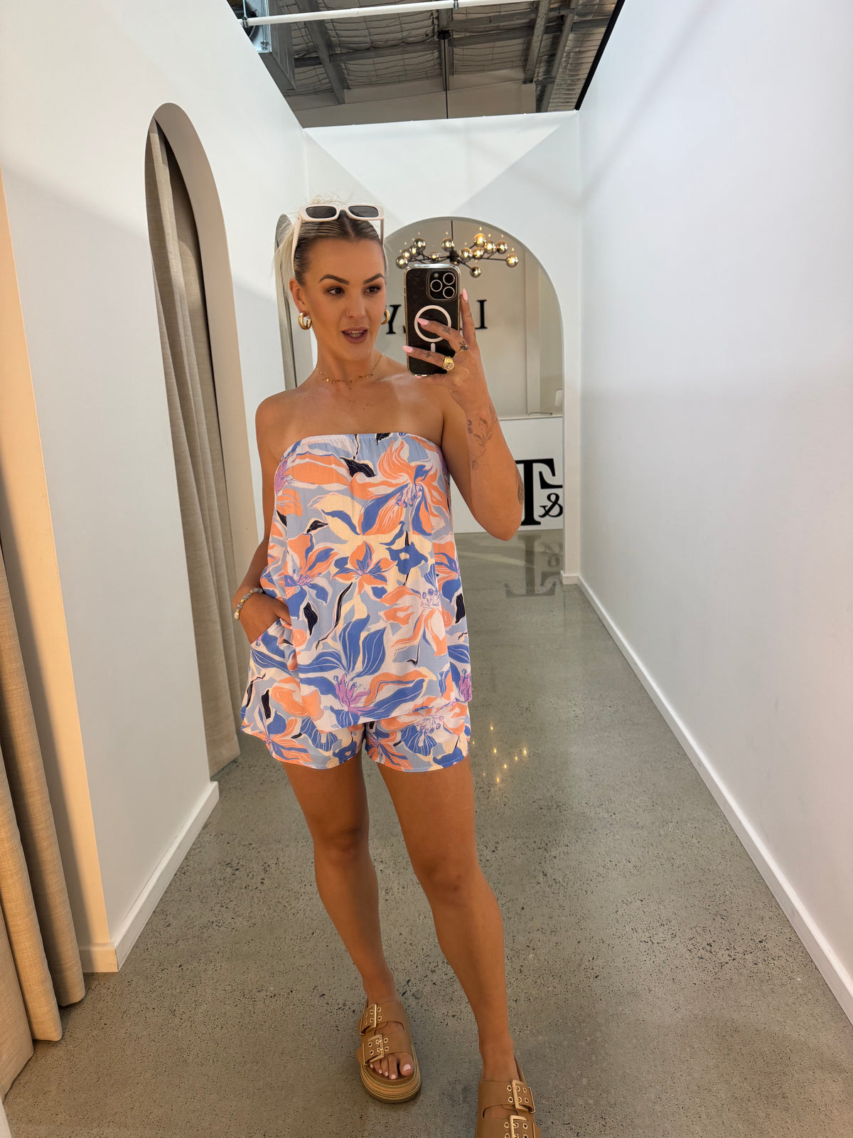 BY FRANKIE / FLORAL STRAPLESS TOP / 739-16