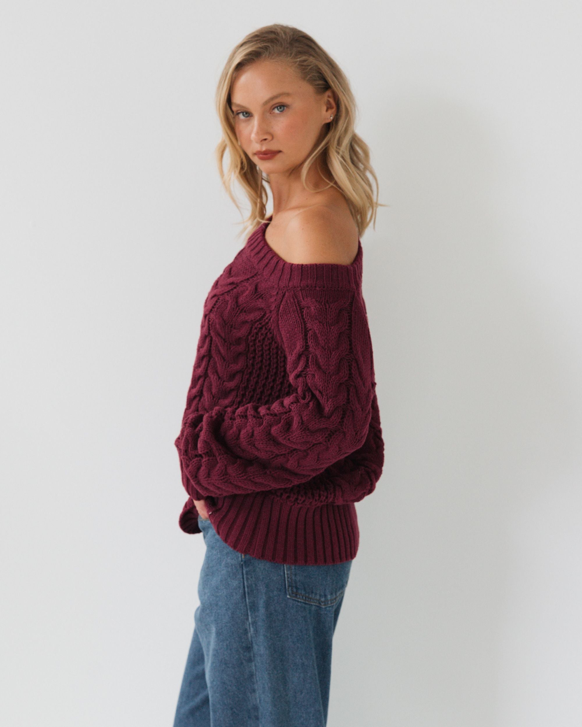 WHITE CLOSET / ELSA OFF SHOULDER KNIT / TF11624