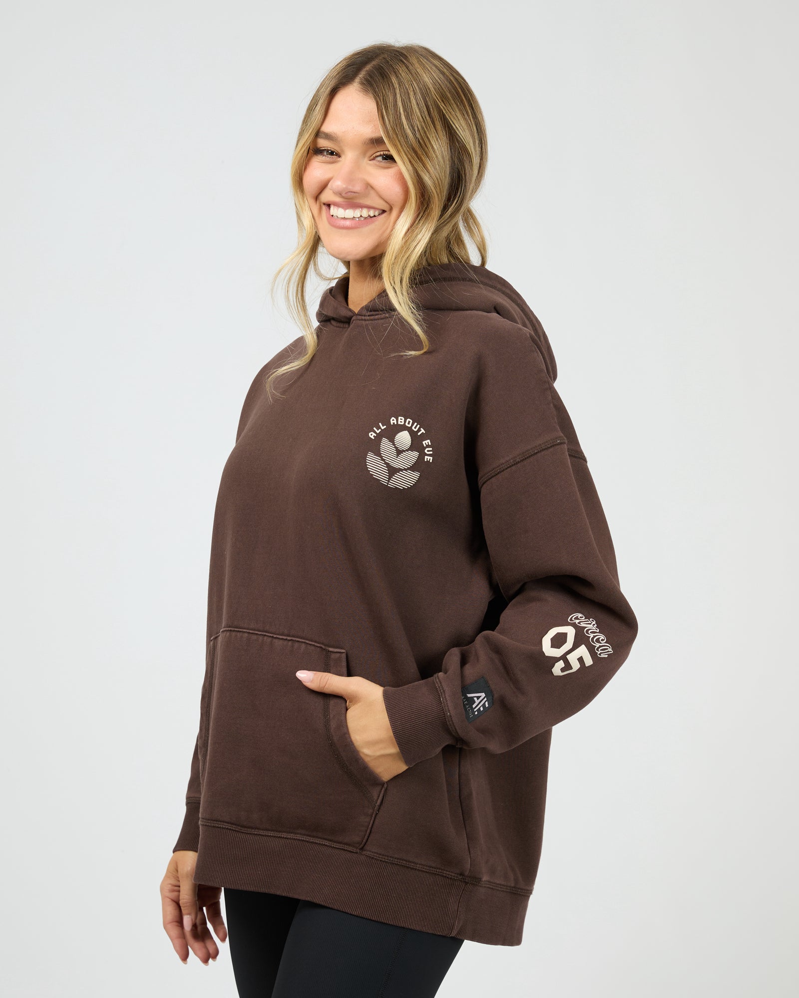 ALL ABOUT EVE / SERENE CHOCOLATE RELAXED HOODIE / 6476112.BRN