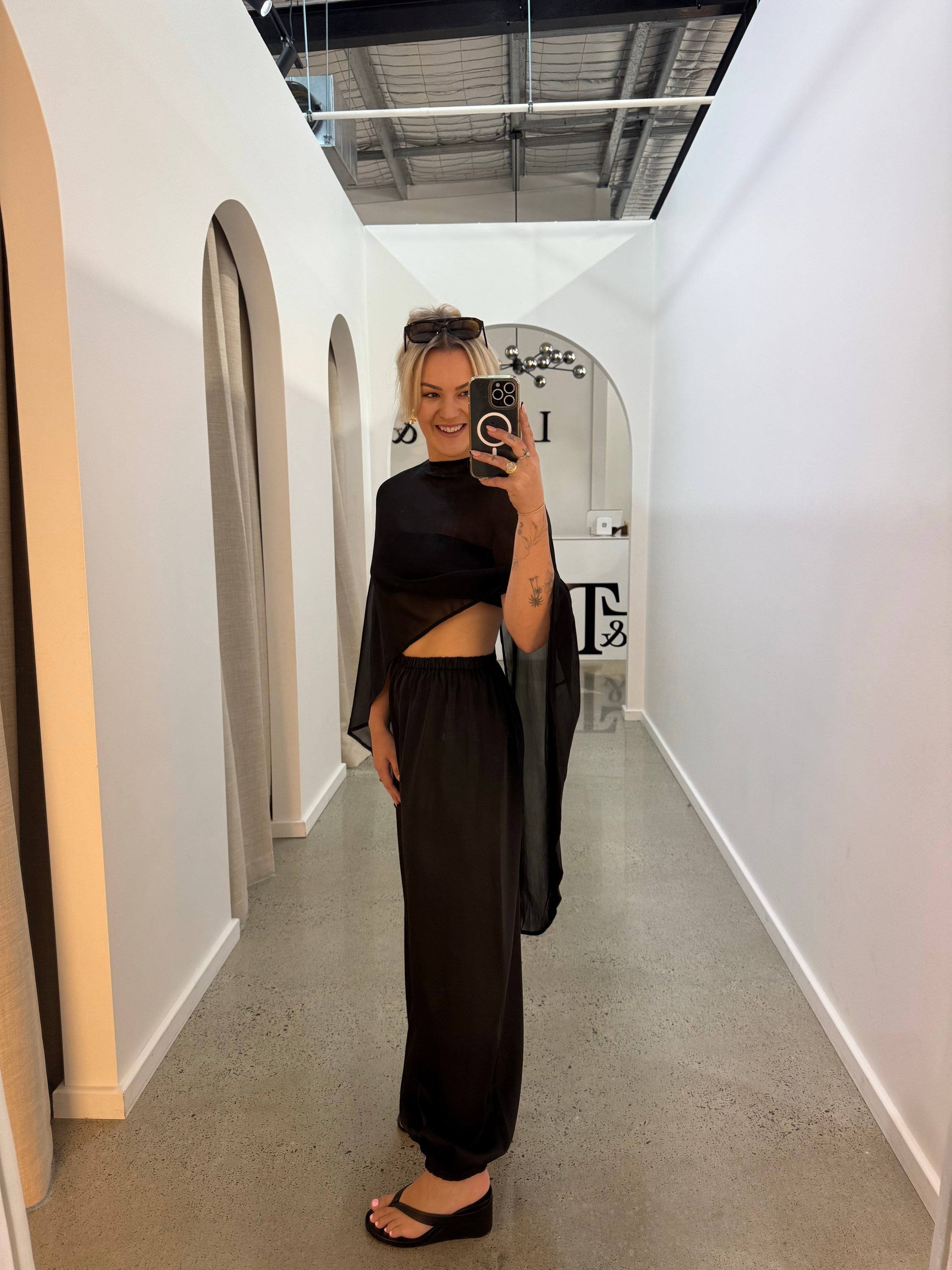 BY FRANKIE / BLACK PONCH TOP / 886-1